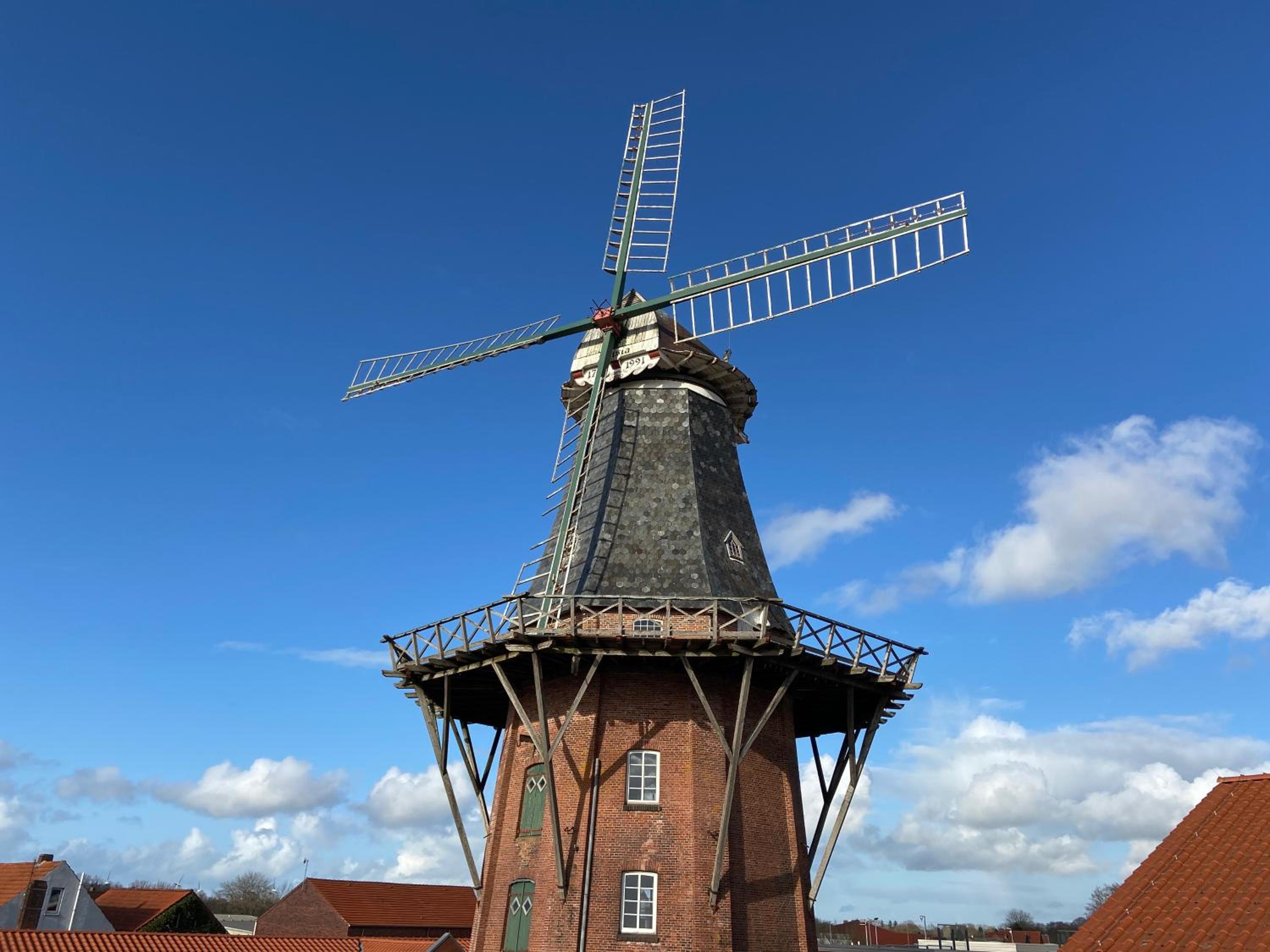 Lindenhuus-Urlaub unter einem Teilreetdach-Terrasse - Nahe Norden-Norddeich