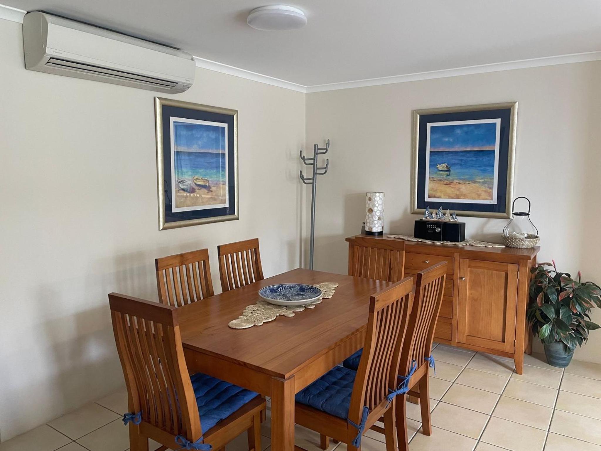 The Poplars, 2,36 Magnus Street - Comfortable Unit With Air Conditioning and Wi-Fi