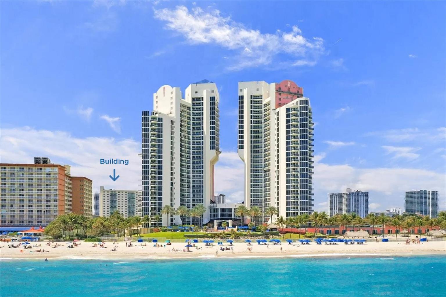 Hotel Beach Apartment at Condo-hotel - Image 1