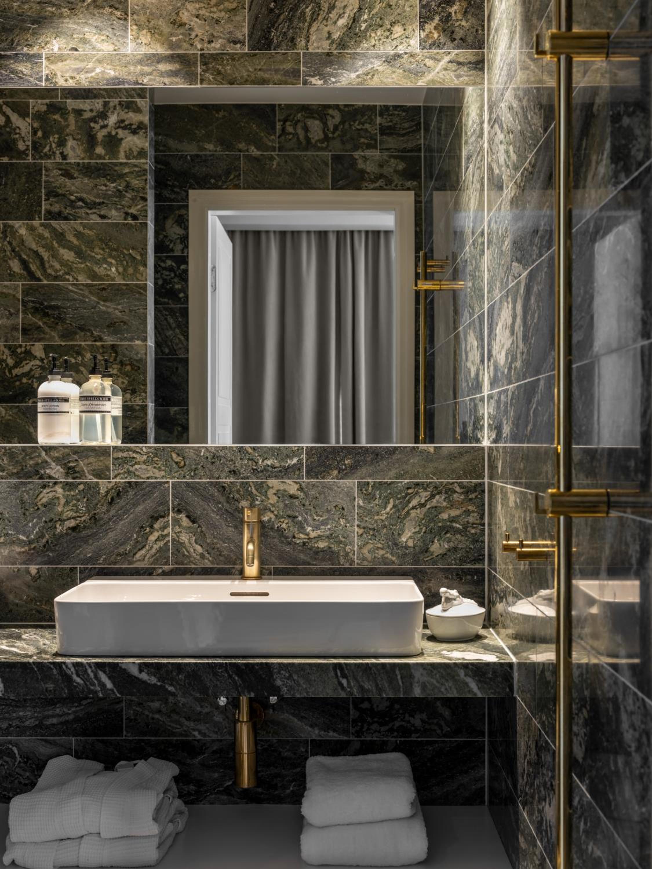 Spinoza Suites photo 3