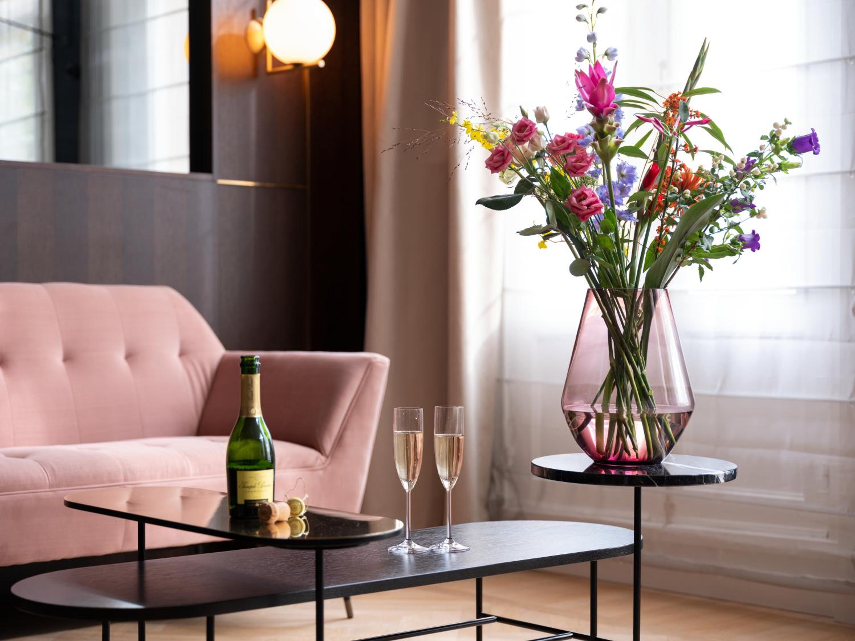 Spinoza Suites