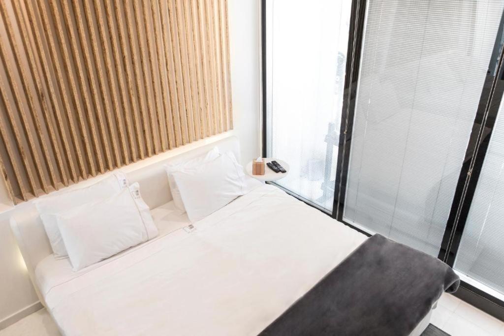 Azelia Suites - Acropolis View