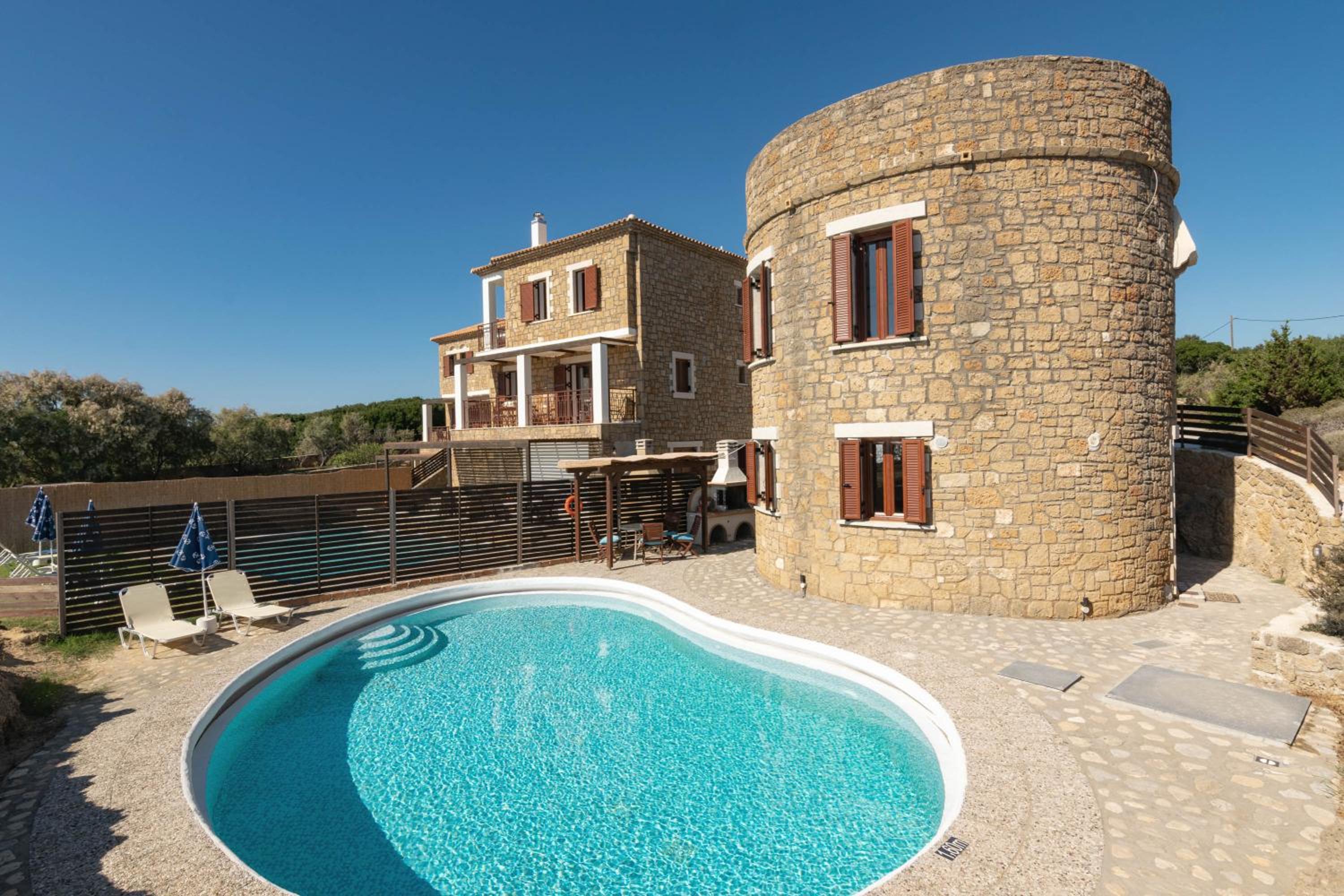 Armonia Seaside Villas