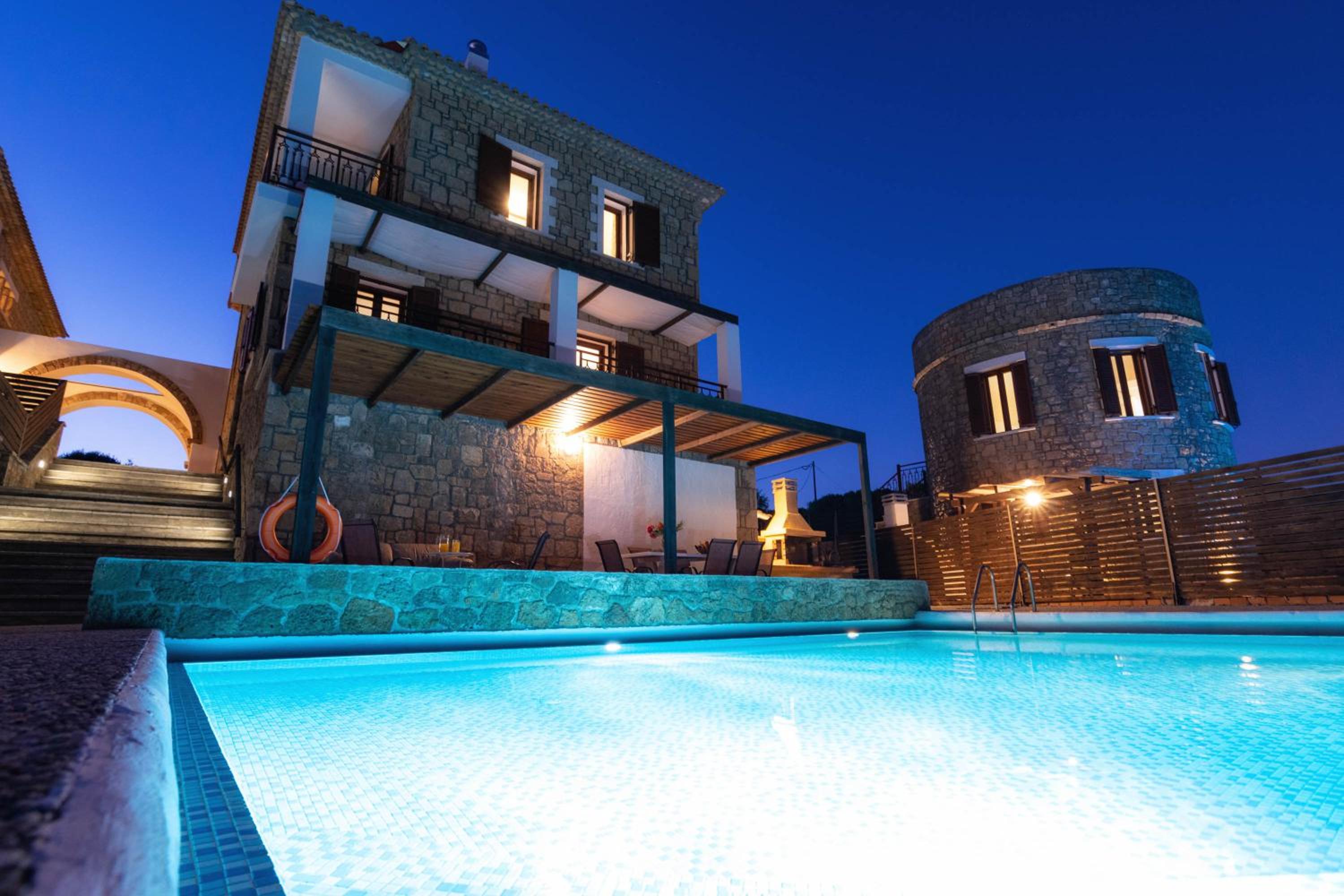 Armonia Seaside Villas
