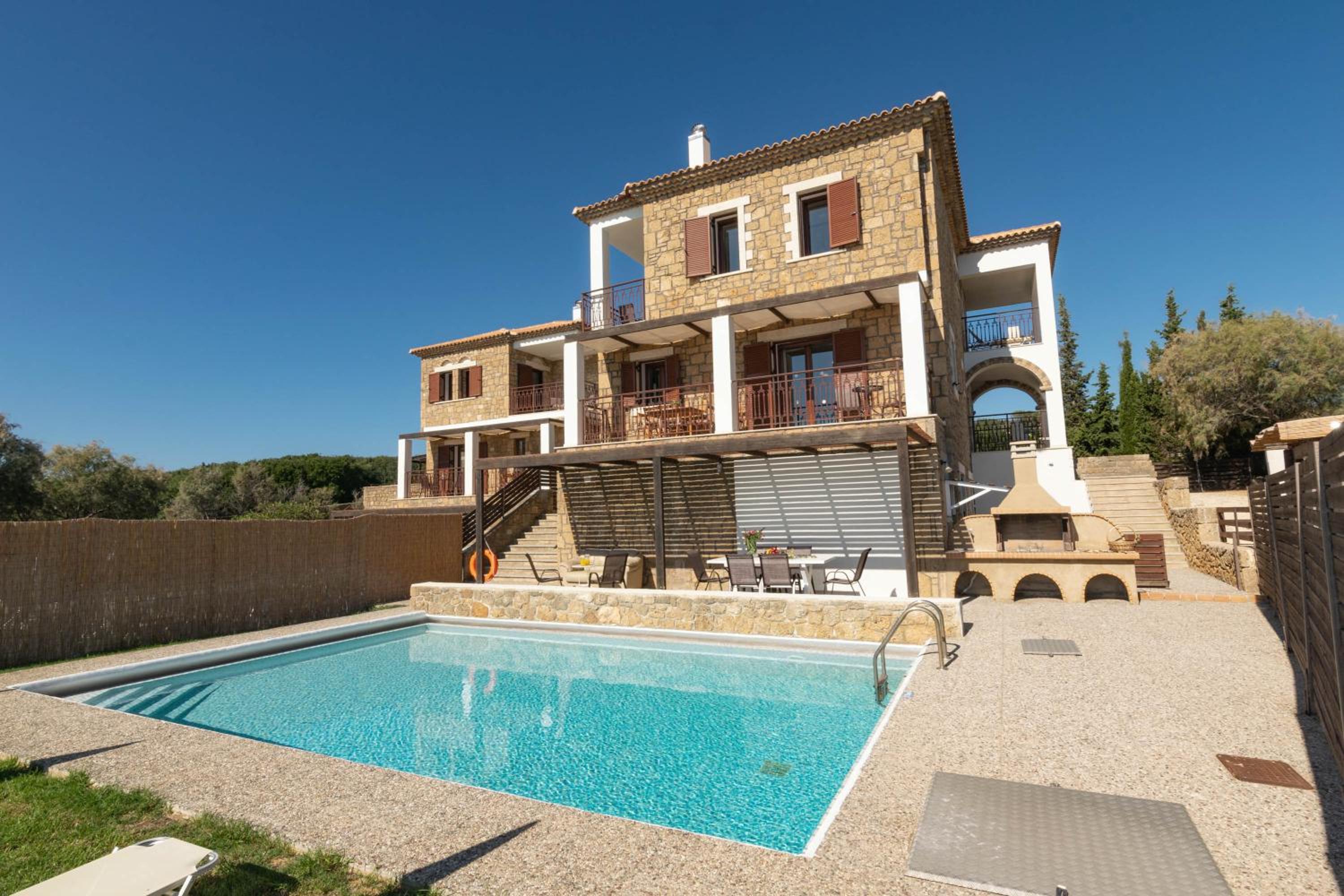 Armonia Seaside Villas