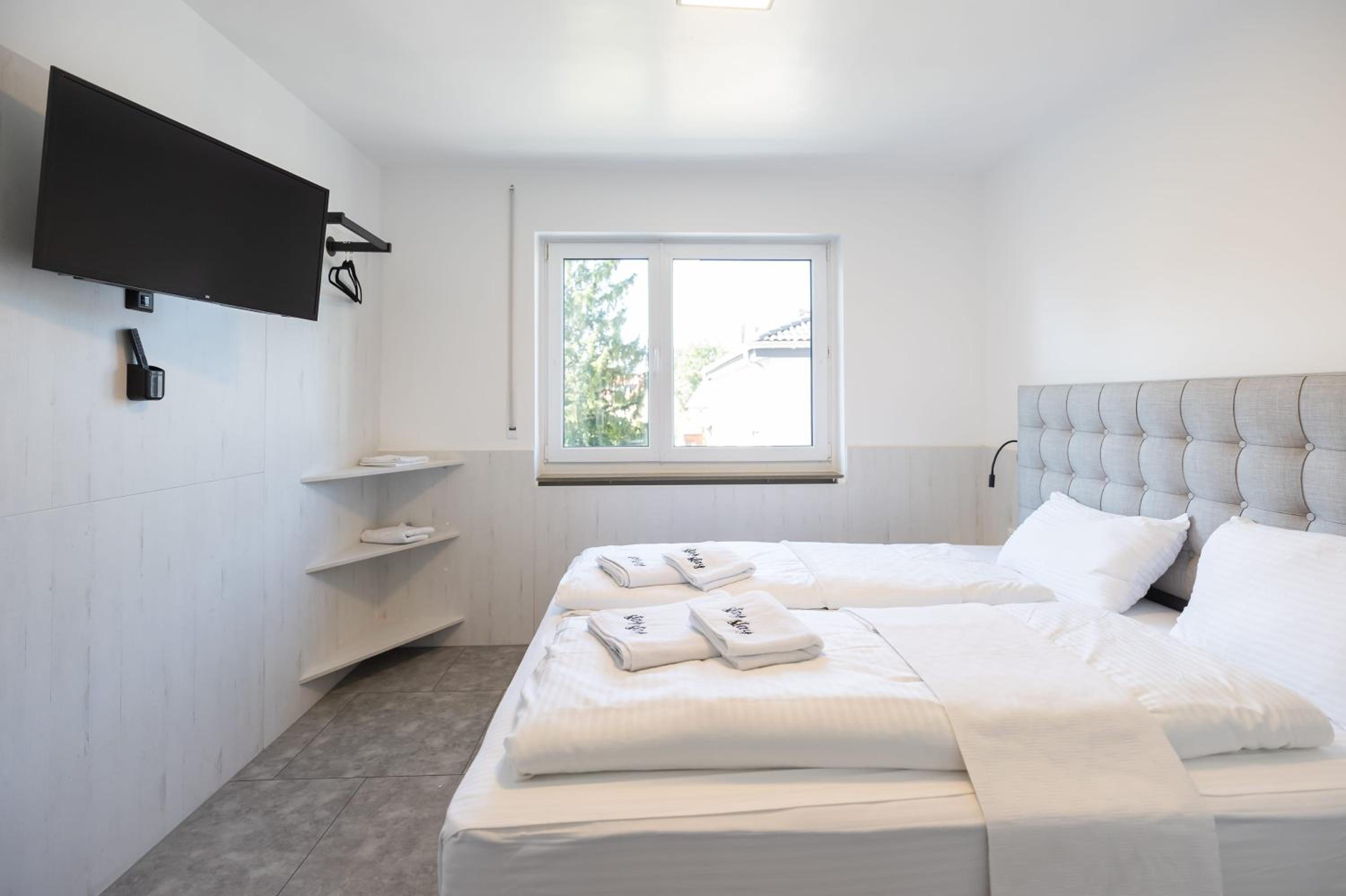 StayStay Guesthouse I 24 Hours Check-In