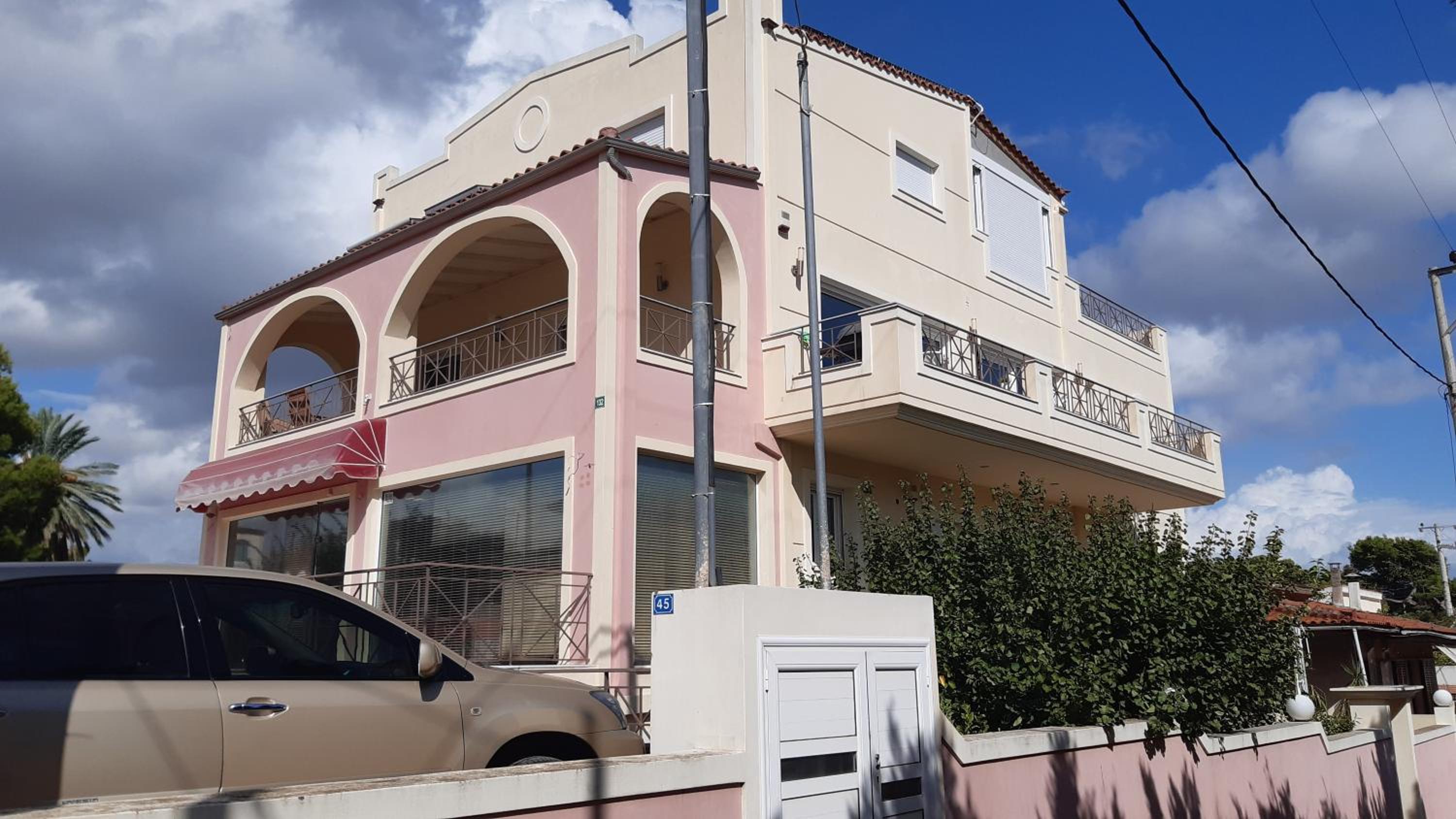 Villa Maria Louiza NEAR AIRPORT view 2