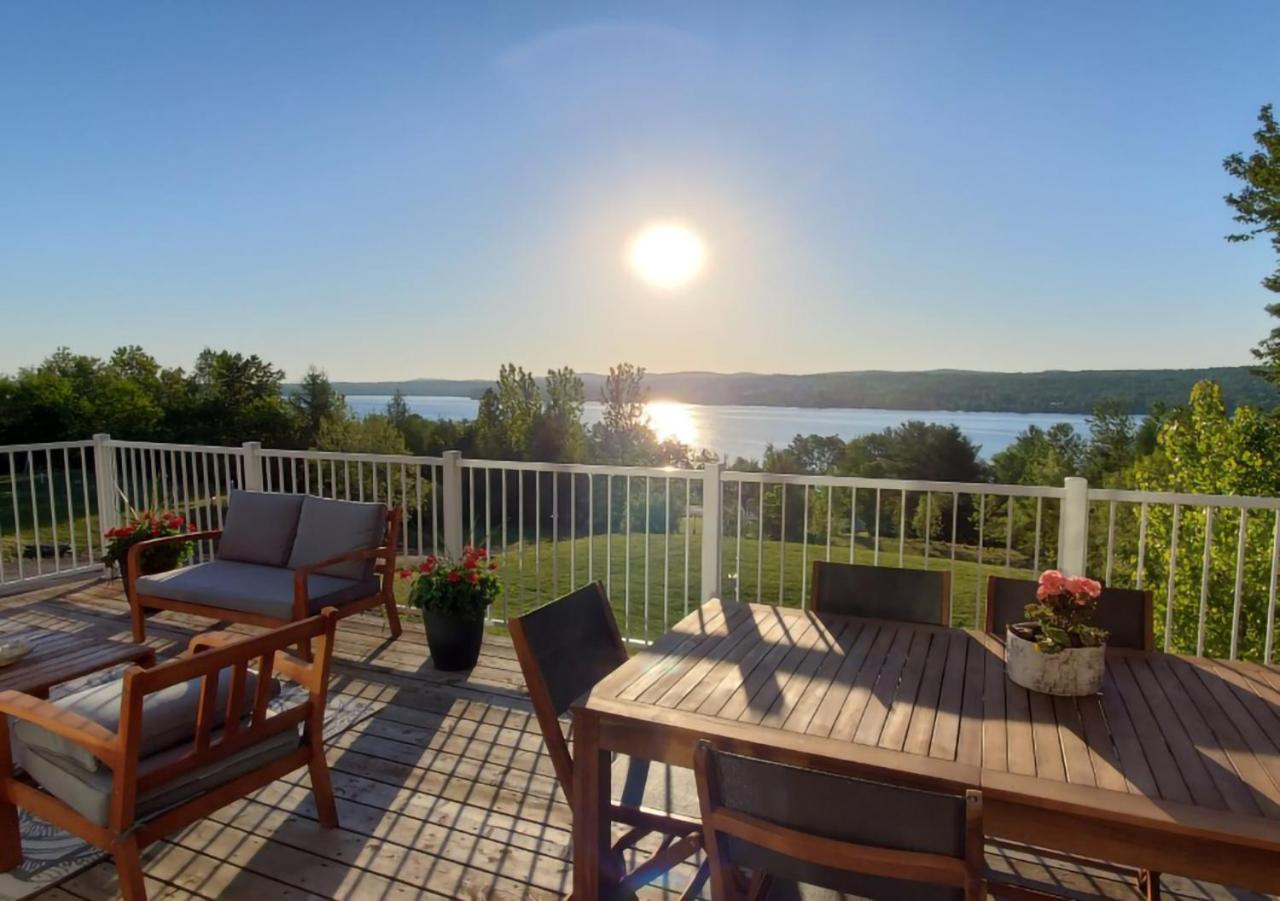 Au Sommet du Lac Magog
