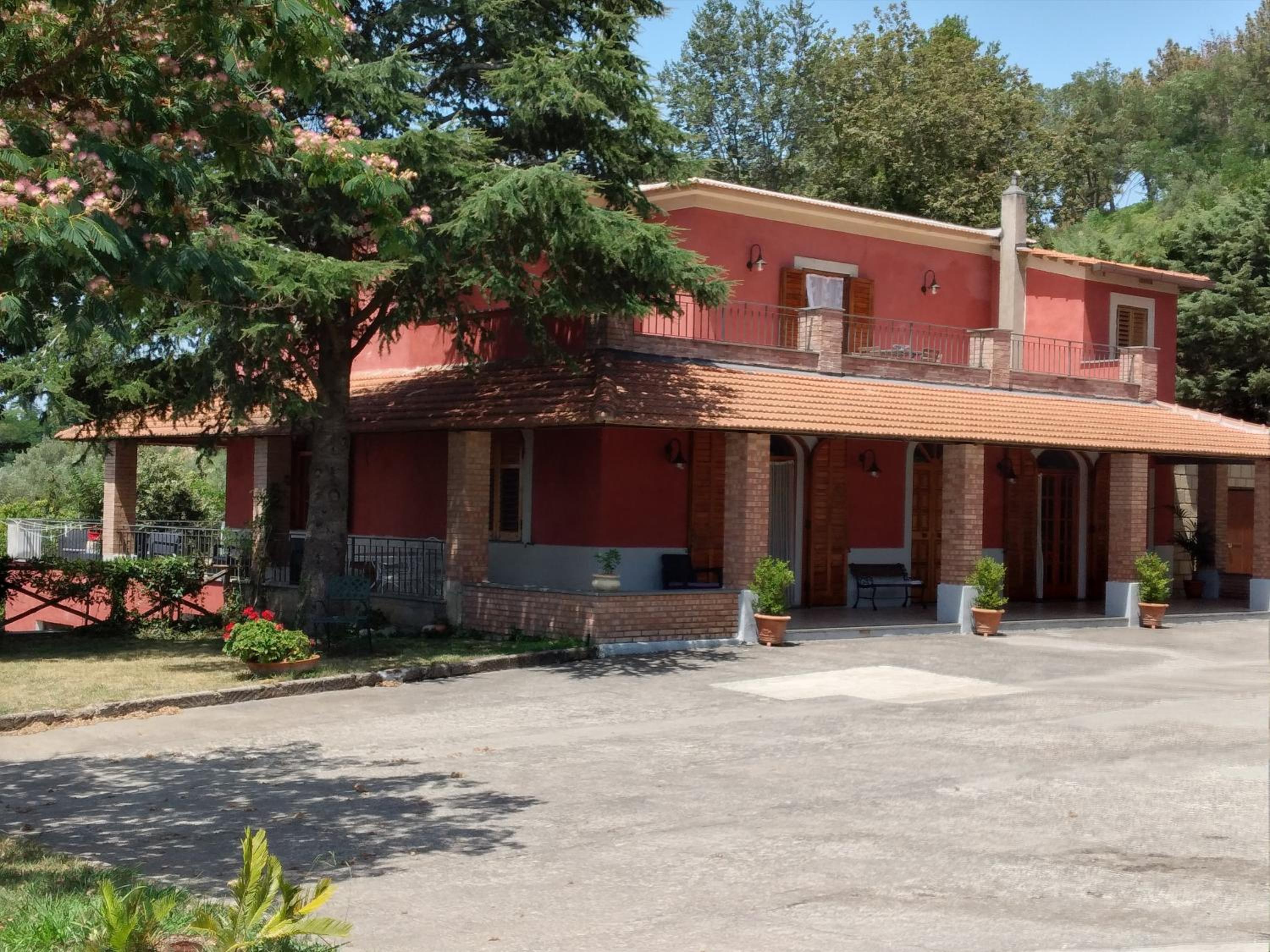 VILLA PIETRALTA view 2