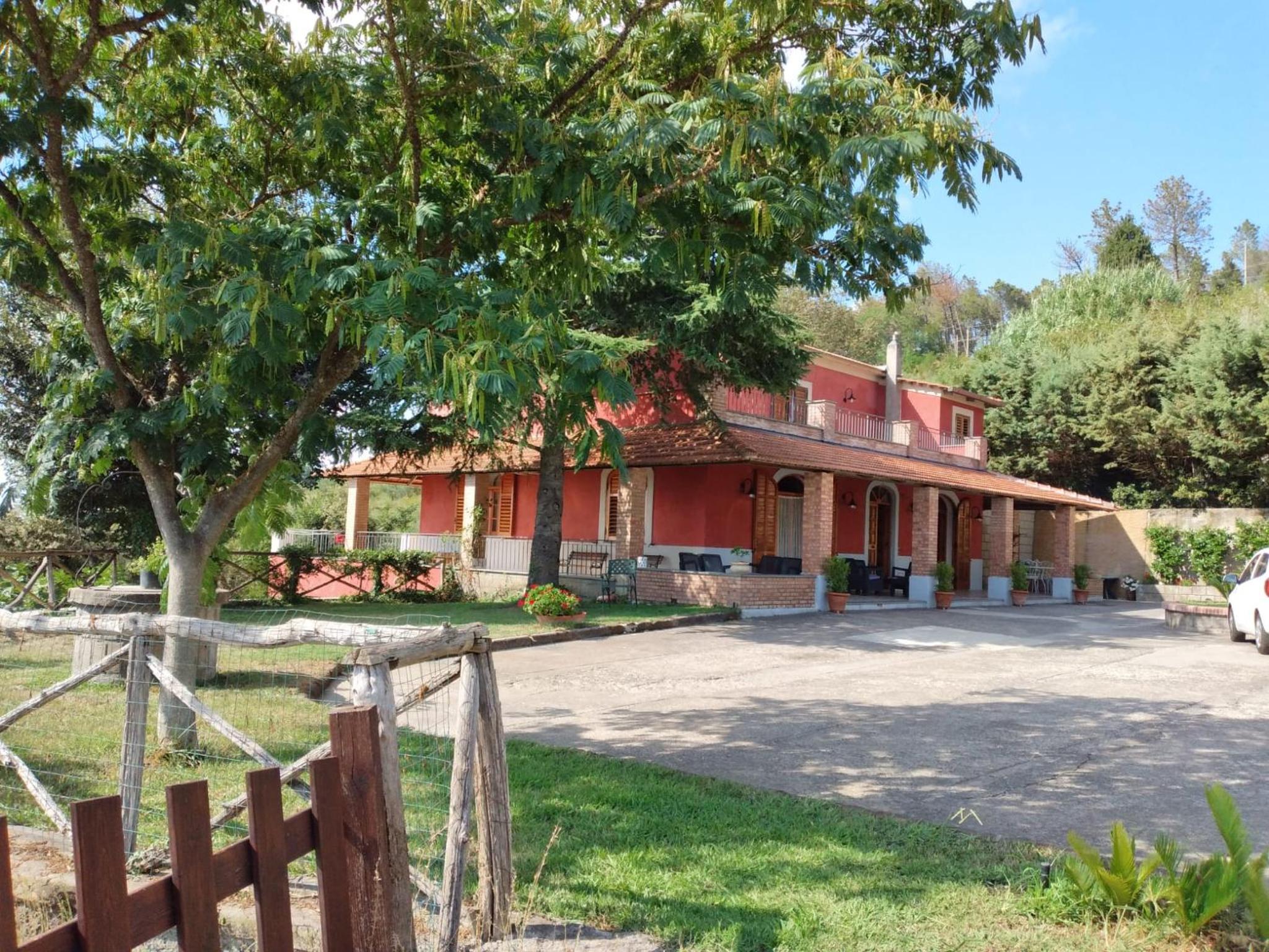 VILLA PIETRALTA view 3