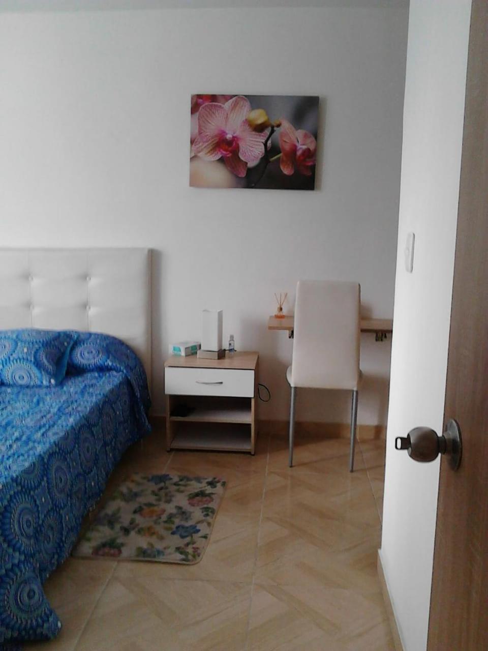 Hotel HABITACIÓN PRIVADA - Image 1