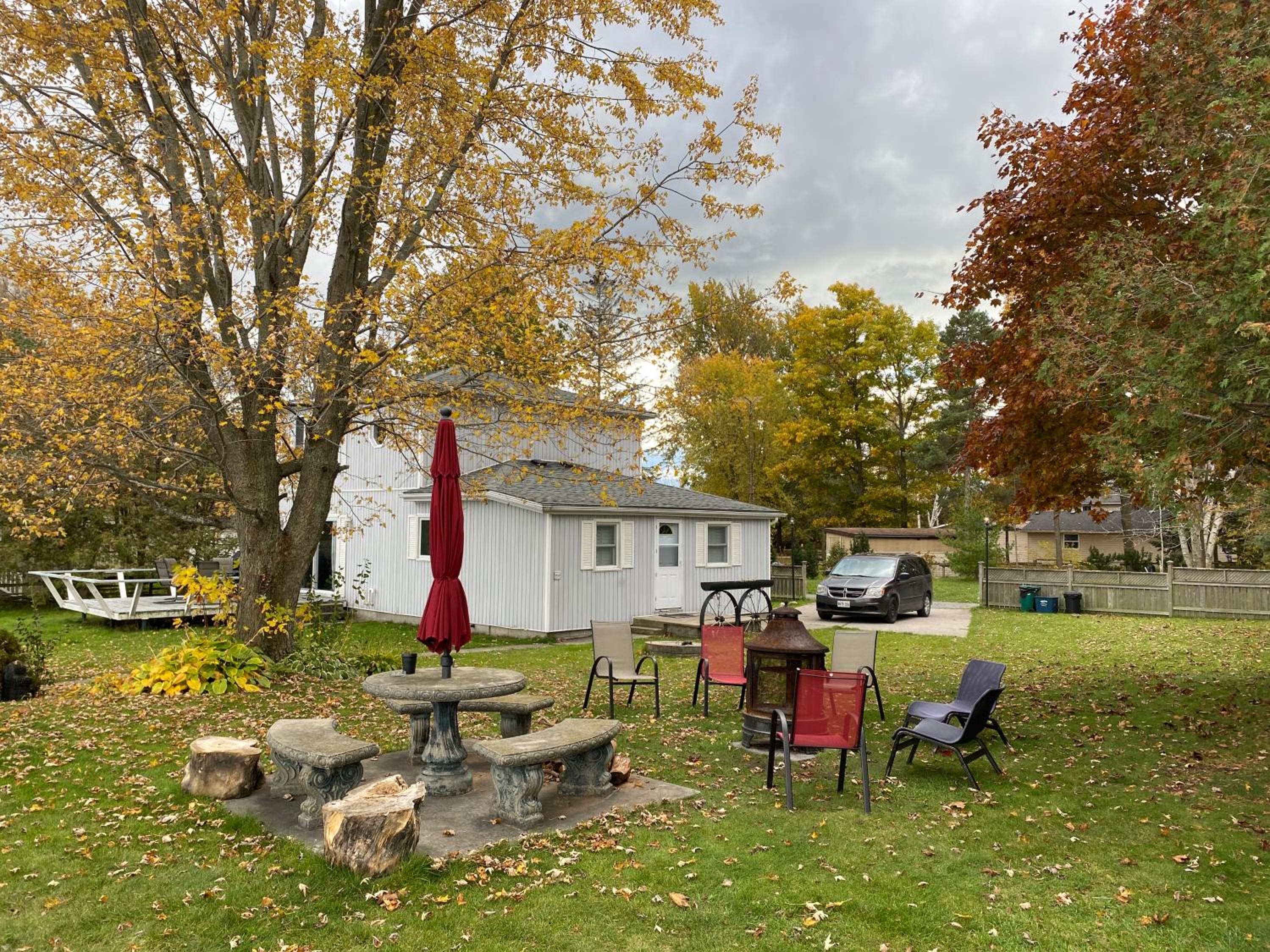 Entire waterfront cottage in carrying place
