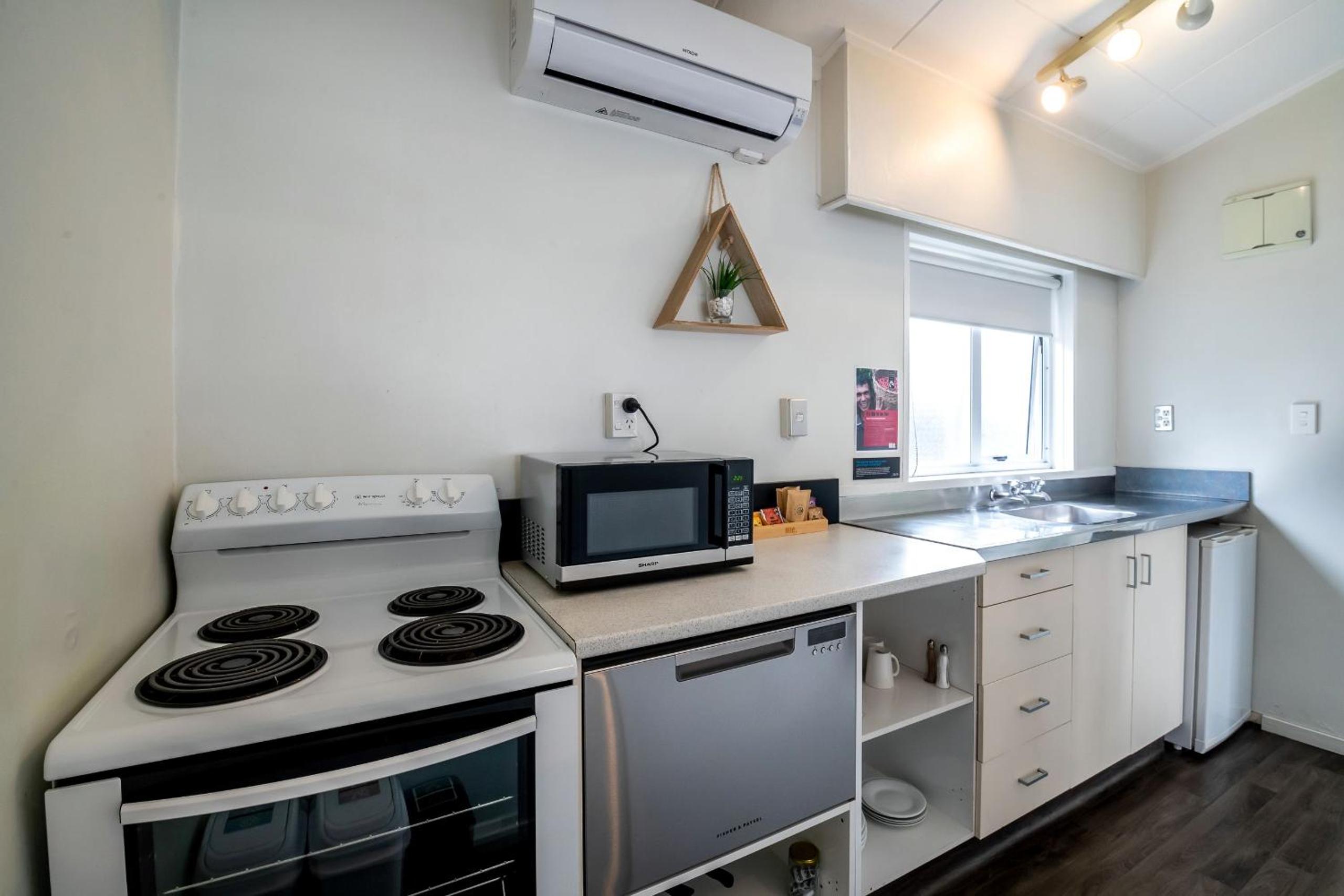 Aura Accommodation