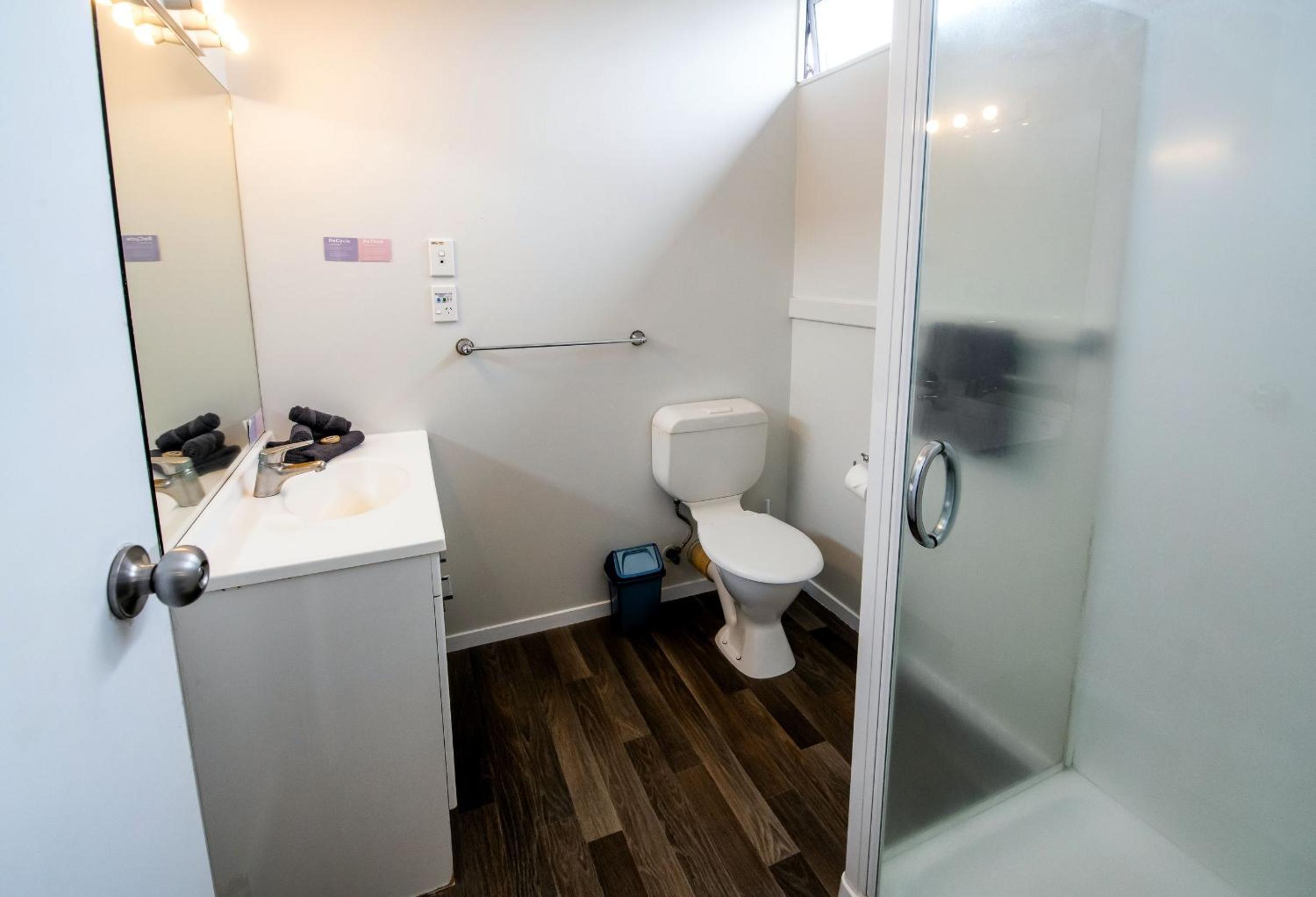 Aura Accommodation