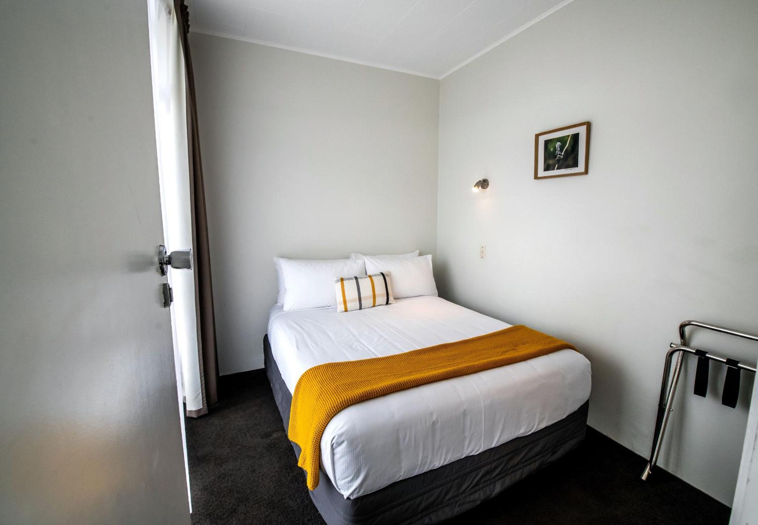 Aura Accommodation