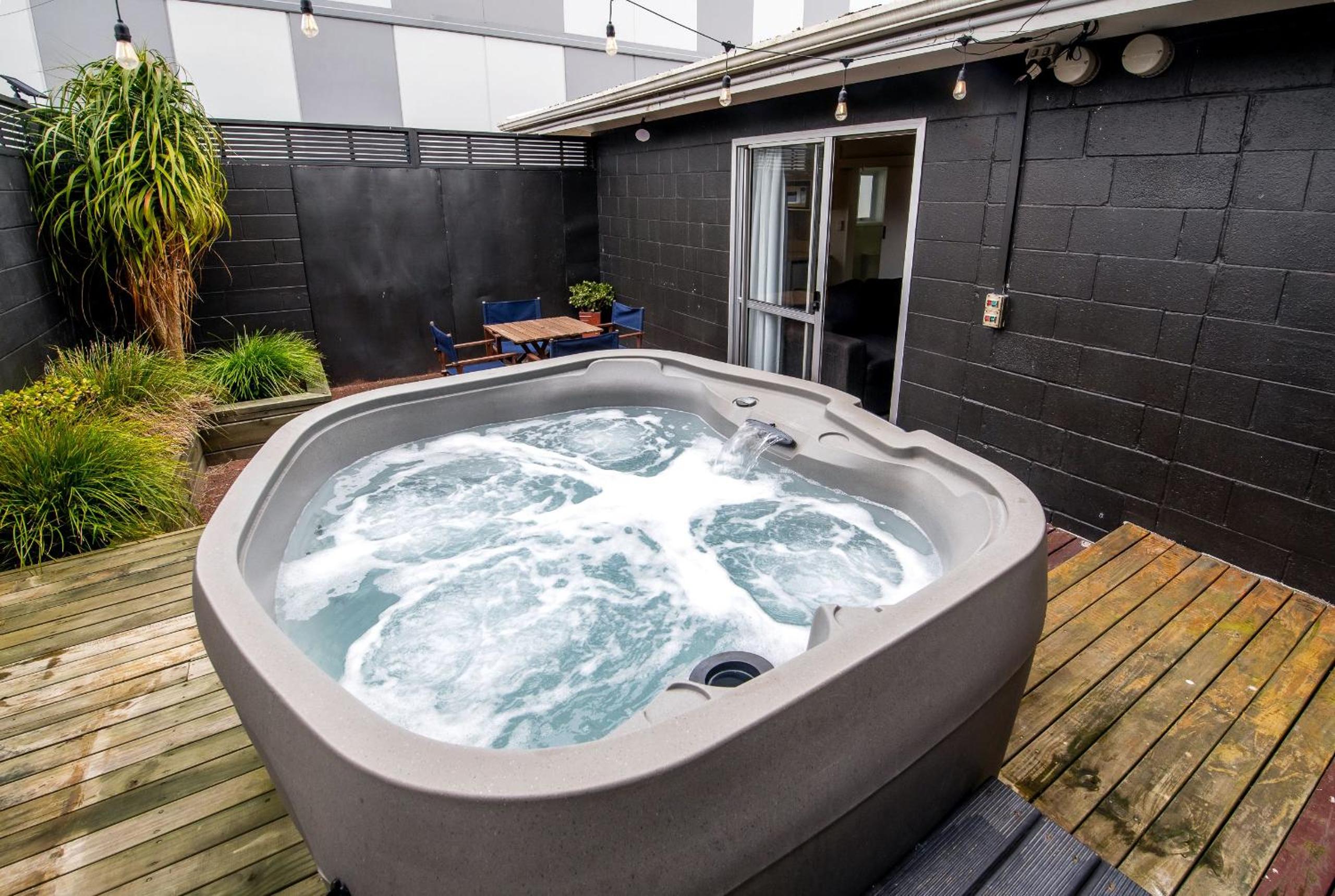 Aura Accommodation