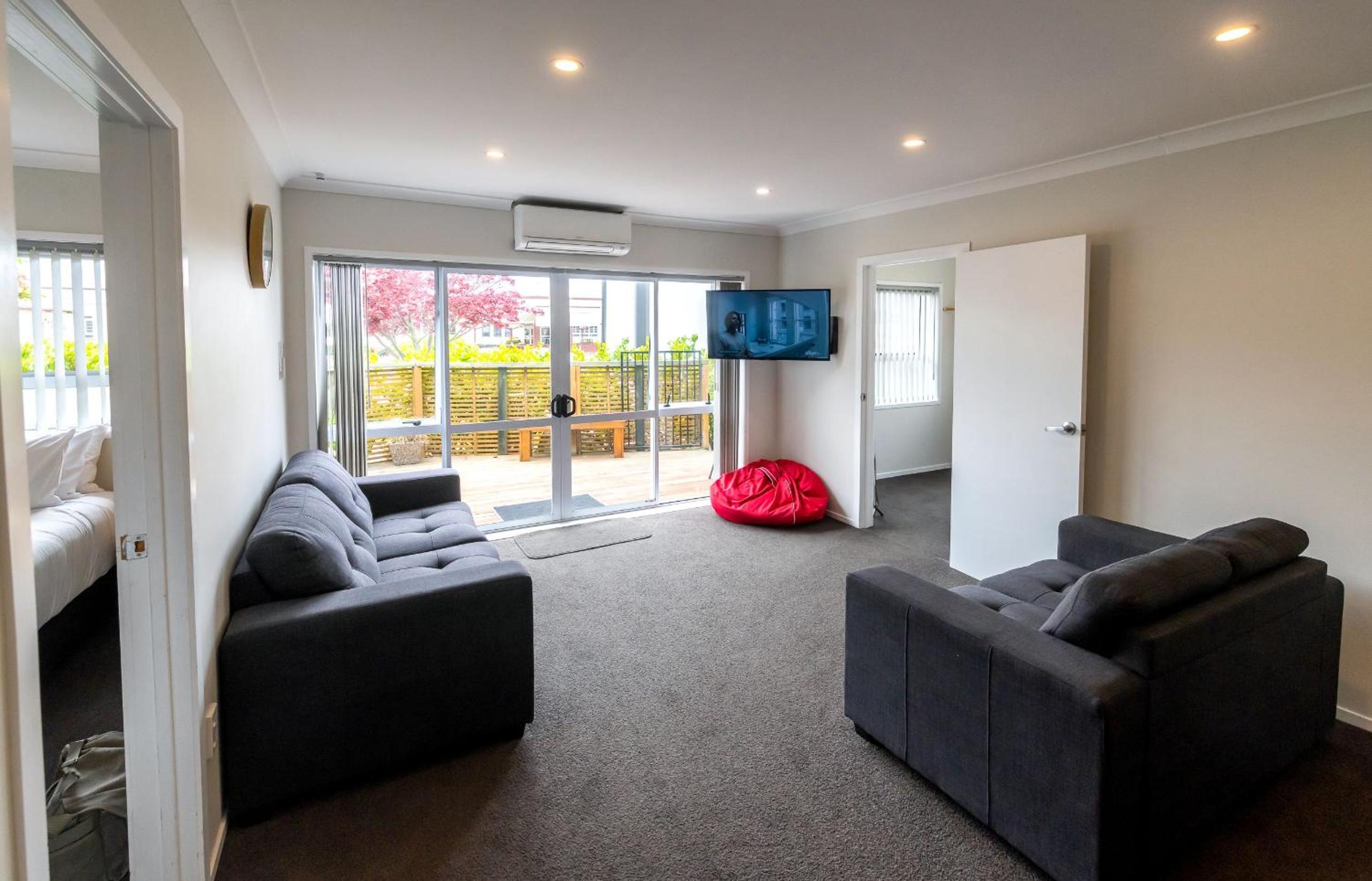 Aura Accommodation