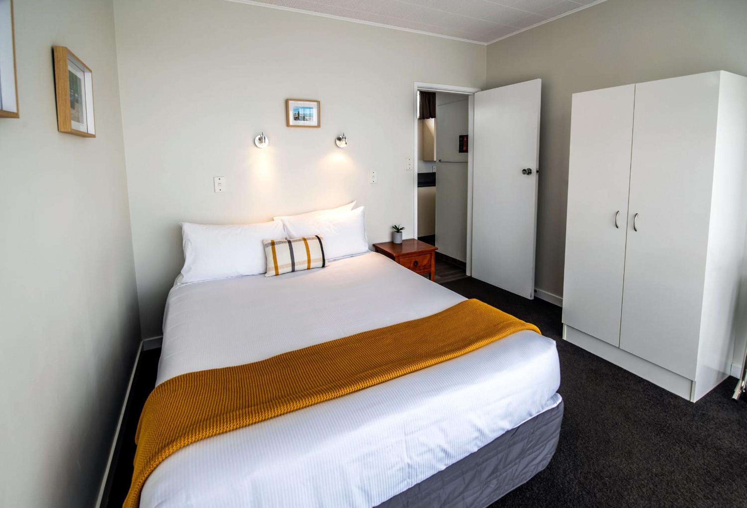 Aura Accommodation
