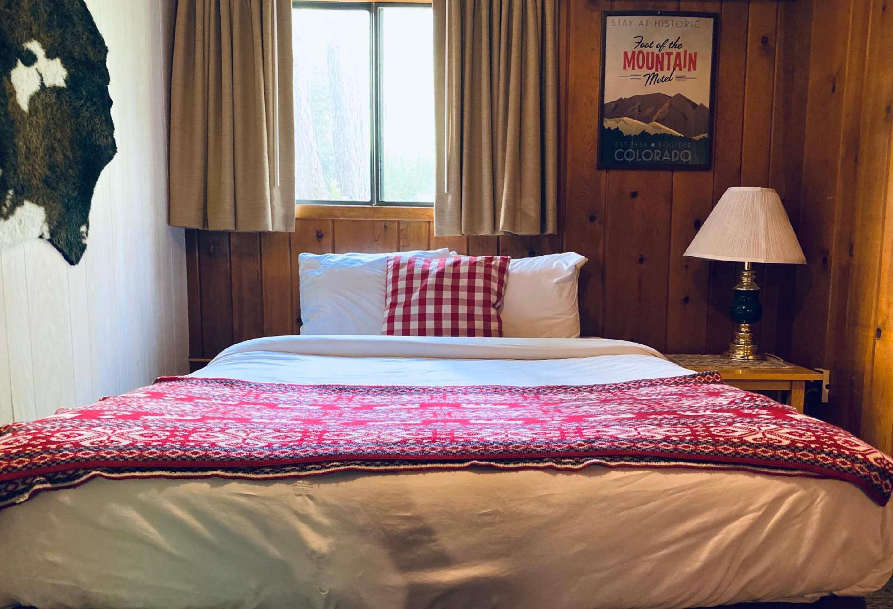 Foot of the Mountain Motel