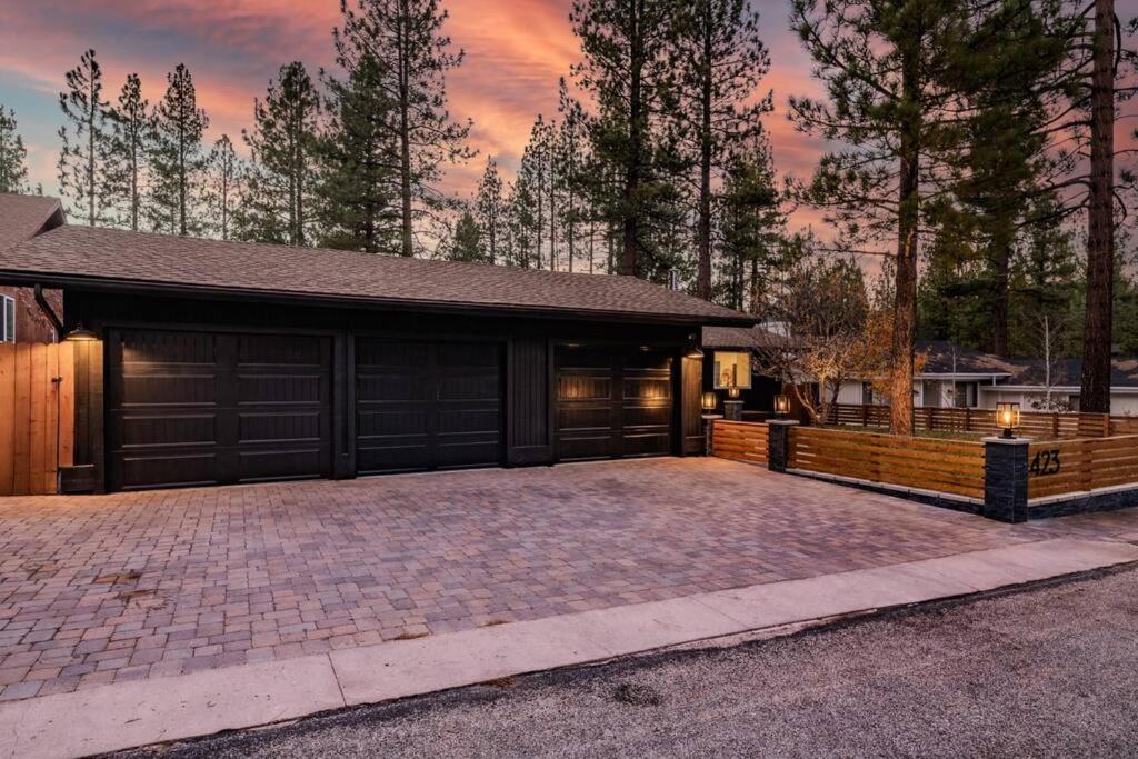 Modern Split Level Cabin -Hot Tub & Game Room view 5