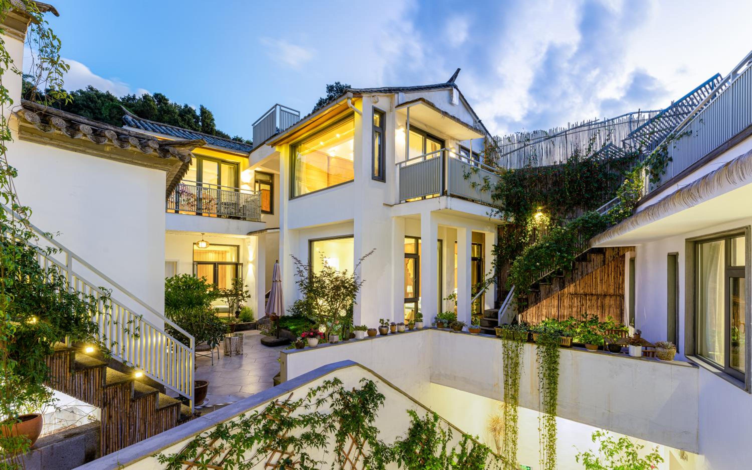 Hotel Xinyue Suying Holiday Hotel - Image 1