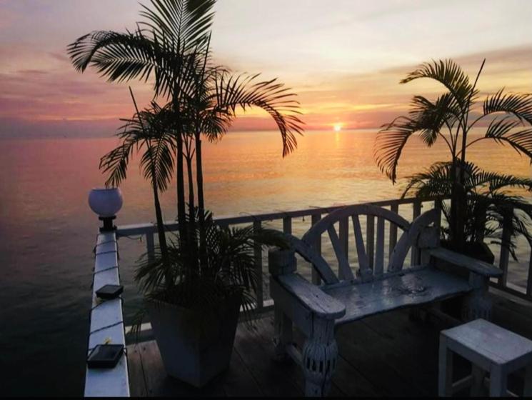 Karoon Sea View Lodge