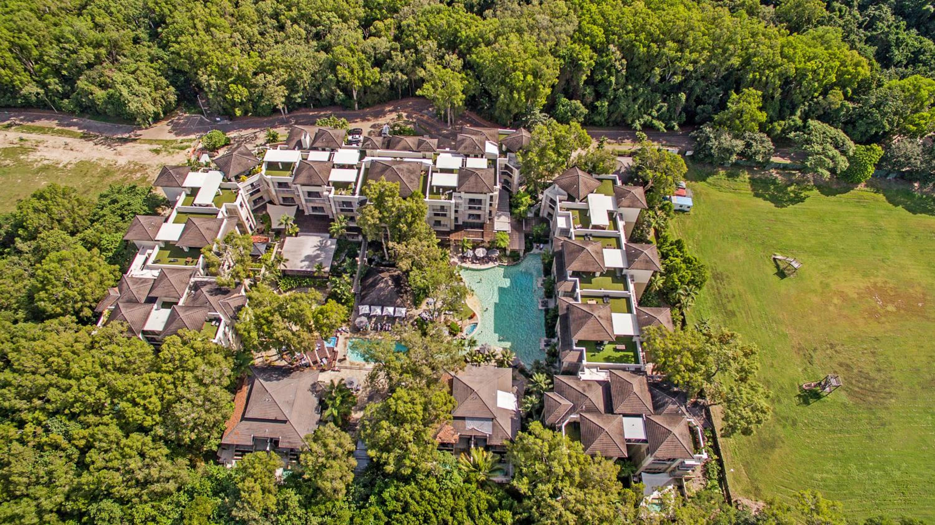 Swim Out Apartments in Triton Street Beachfront Resort Palm Cove