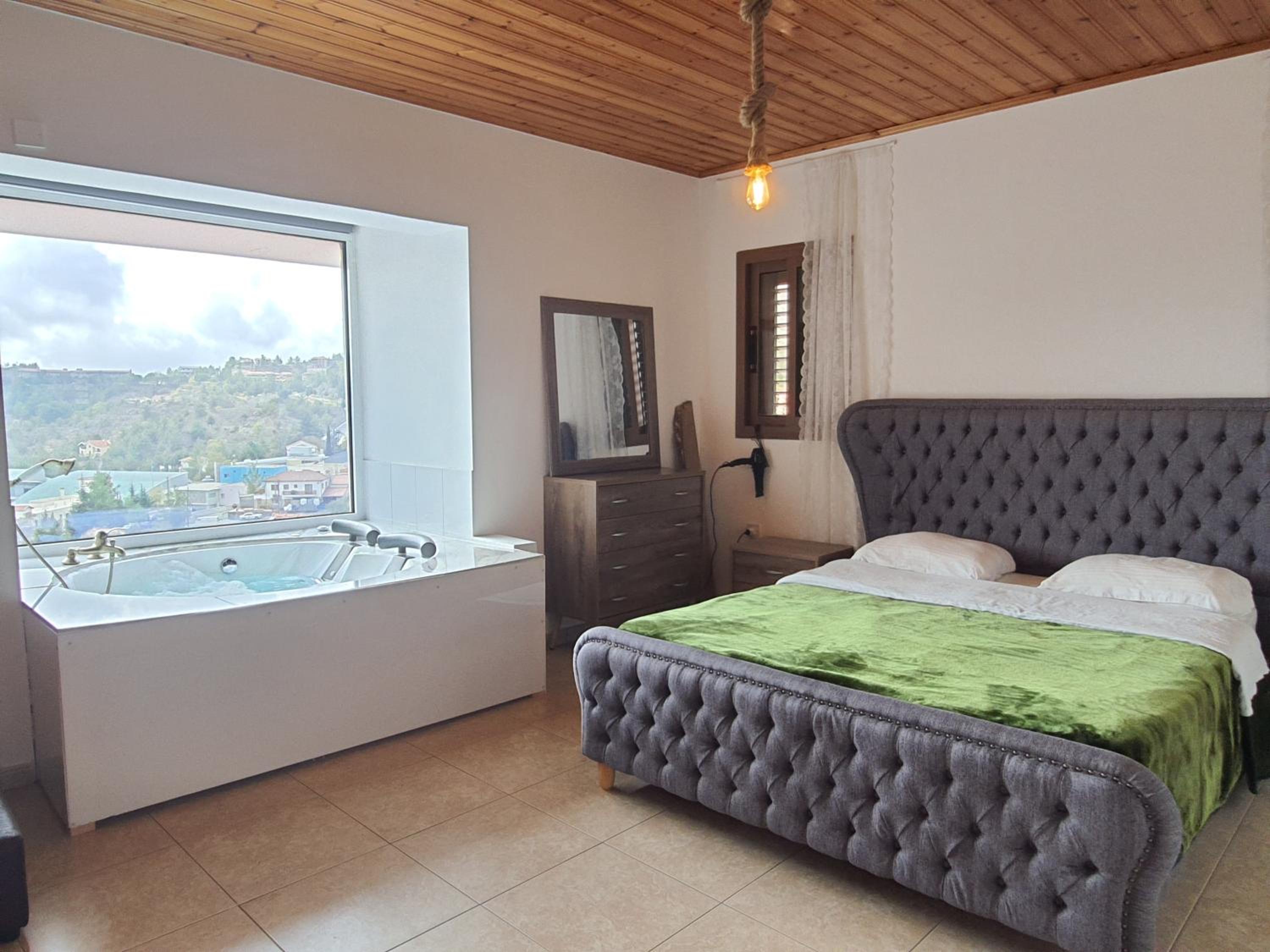 Aprosmeno Jacuzzi House 1 view 2