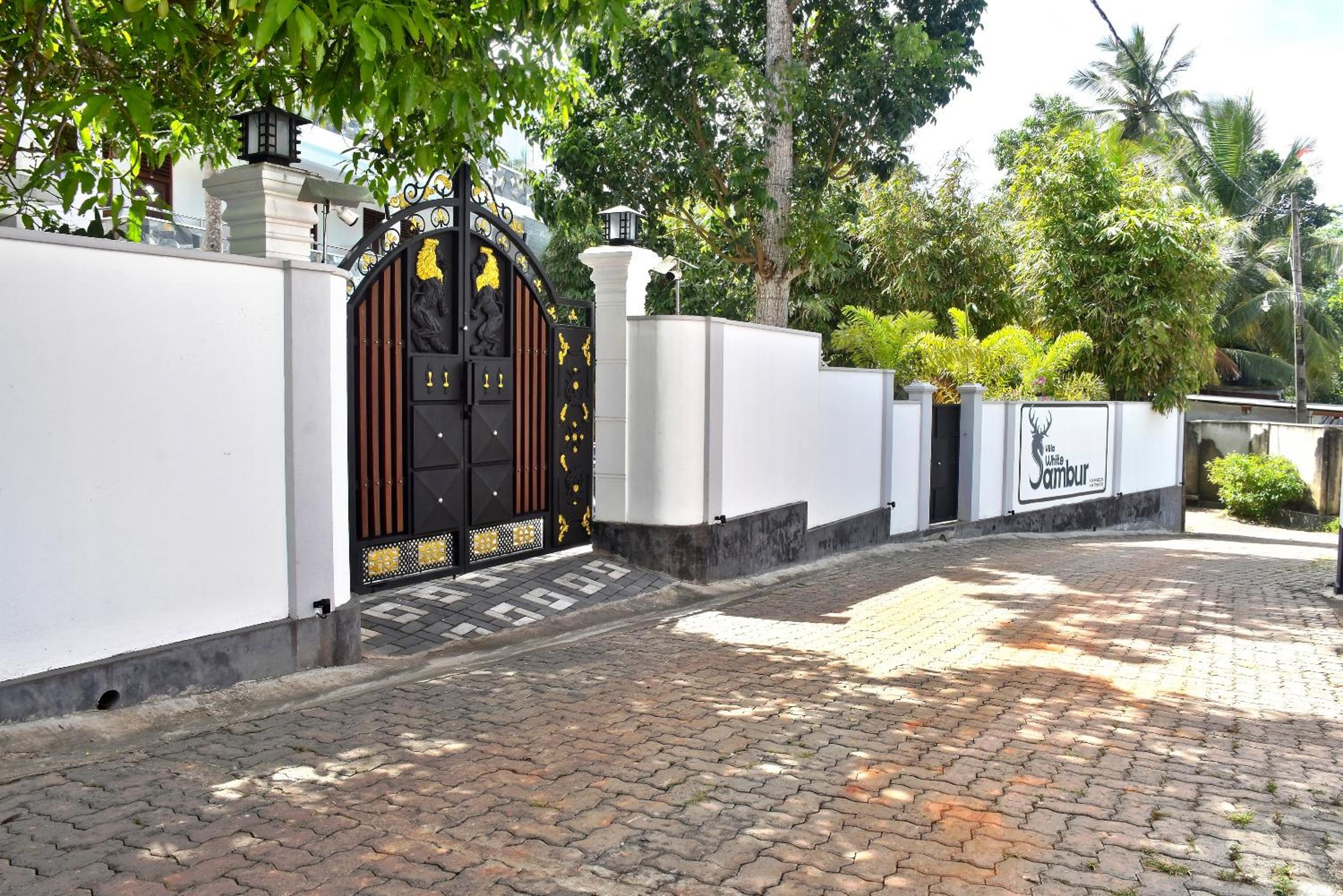 Villa De White Sambur view 2