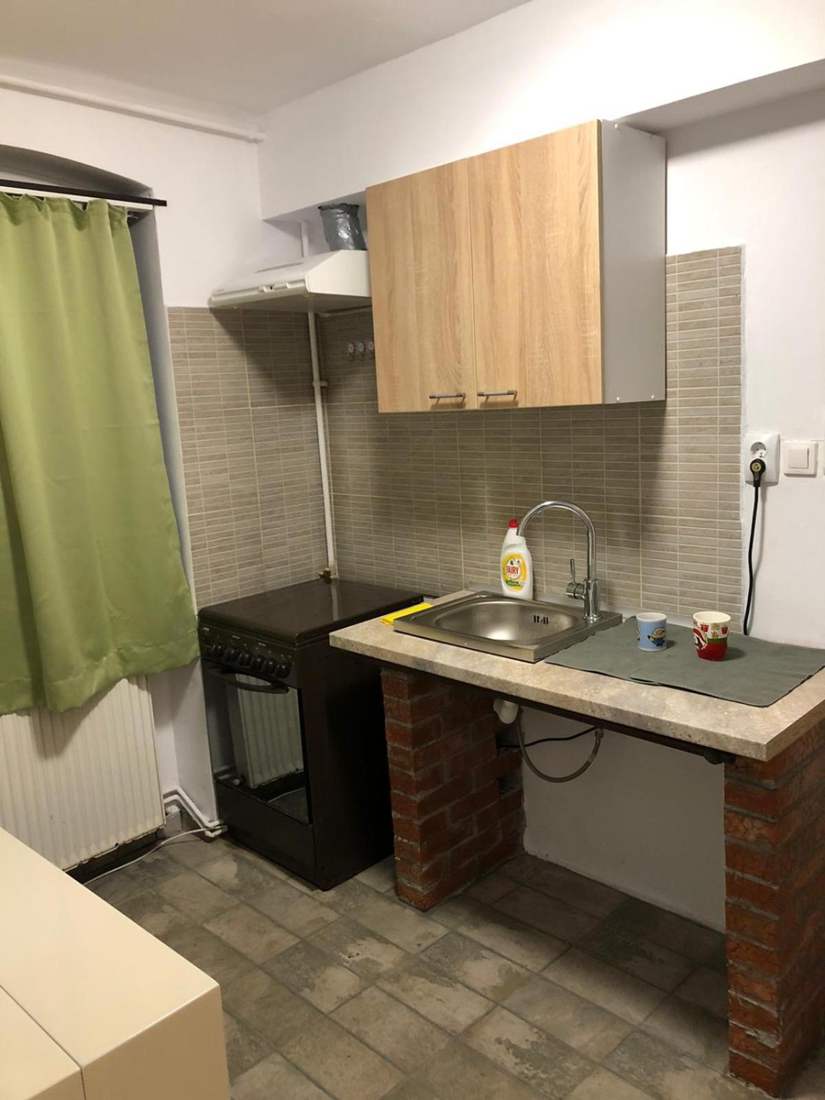 Garsoniera Centru Brasov en Braşov — kitchen