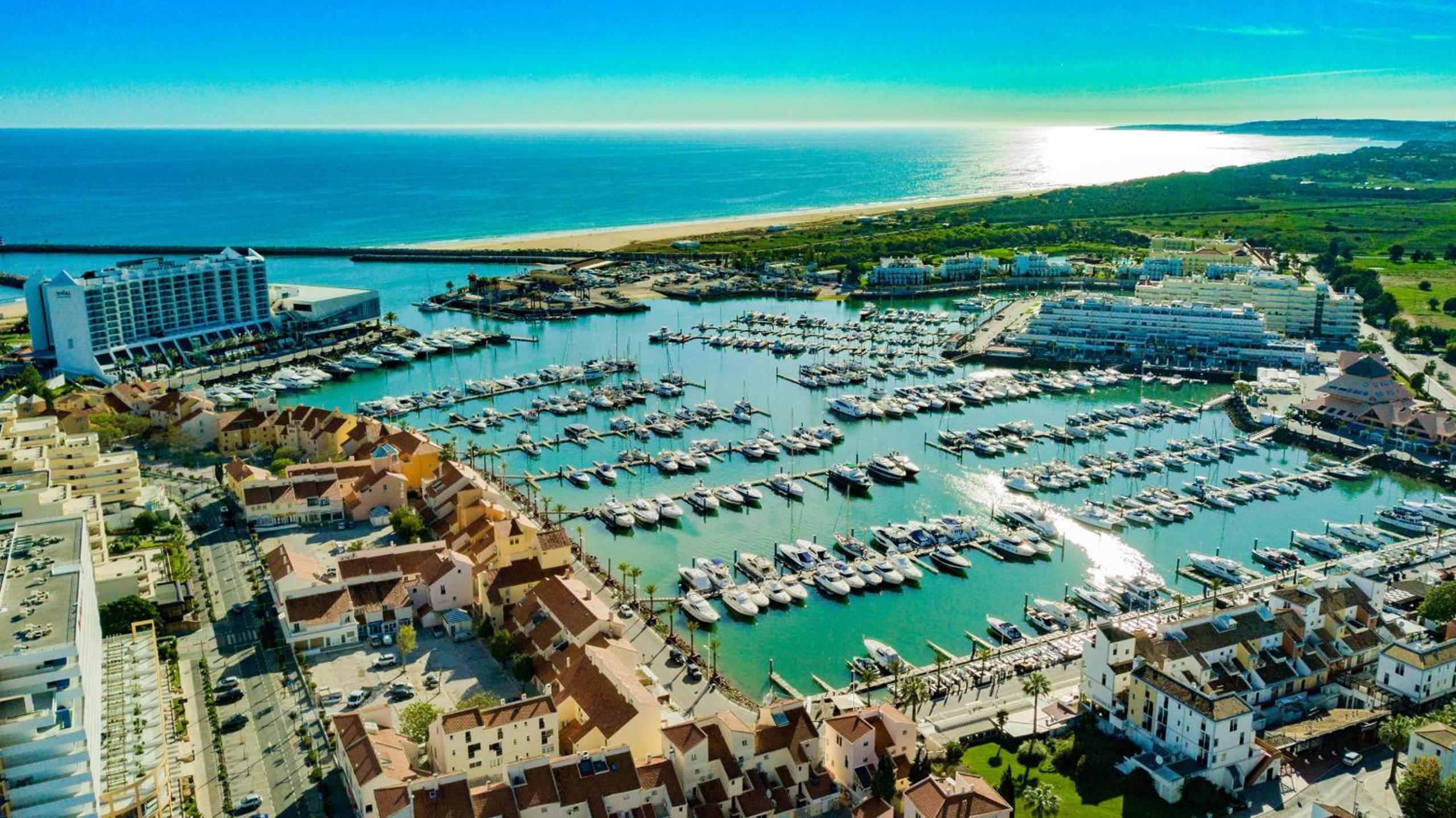 Vilamoura Main Avenue by Homing view 2