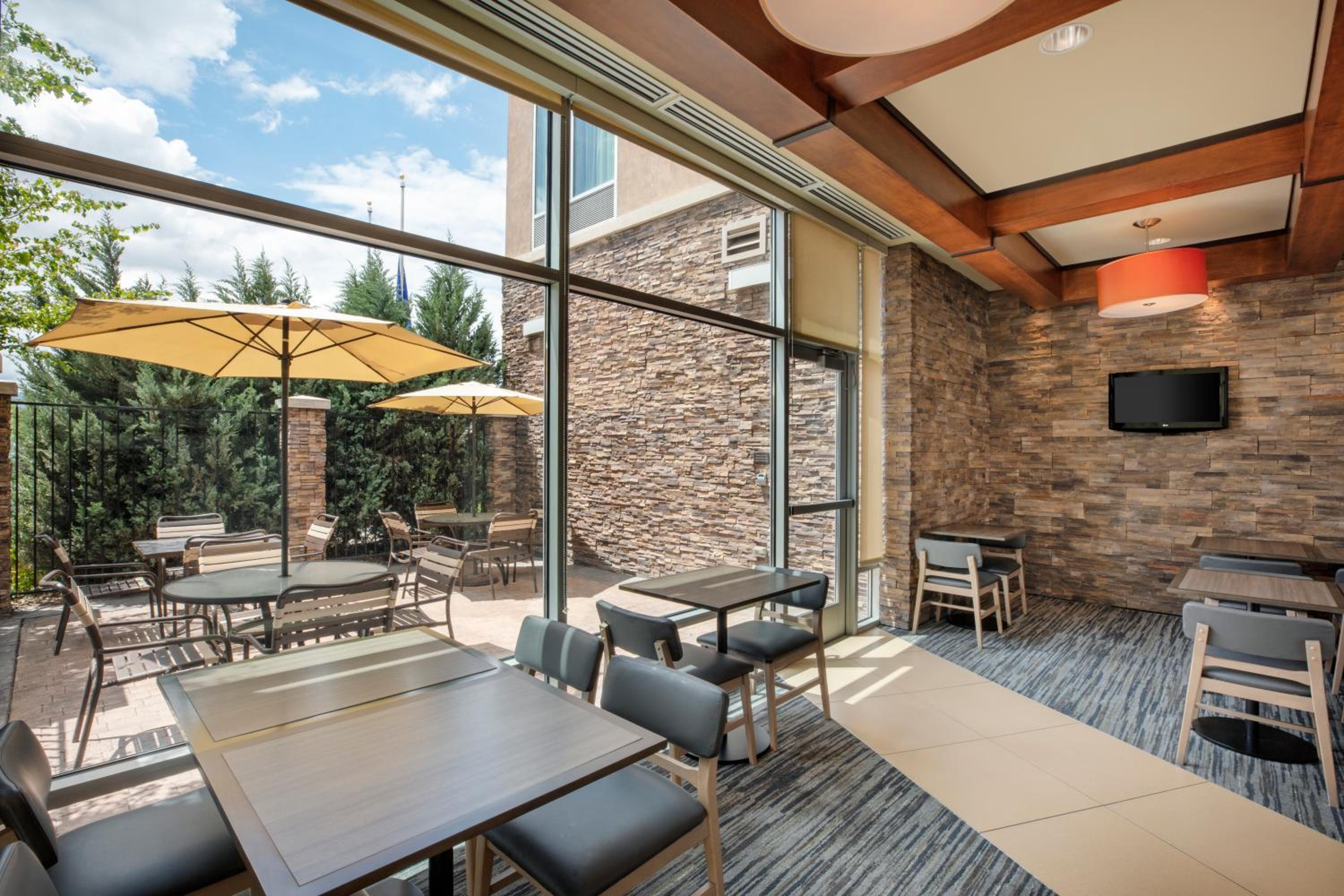 Reno Vacations - Hyatt Place Reno/Tahoe Airport - Property Image 32
