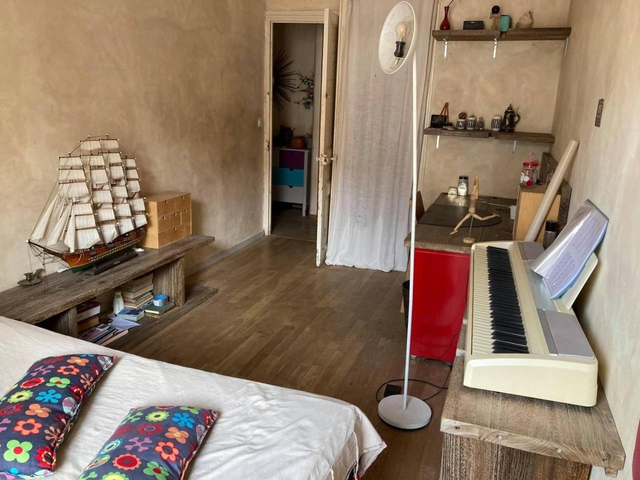 Great and light private room in the heart of Nice view 5