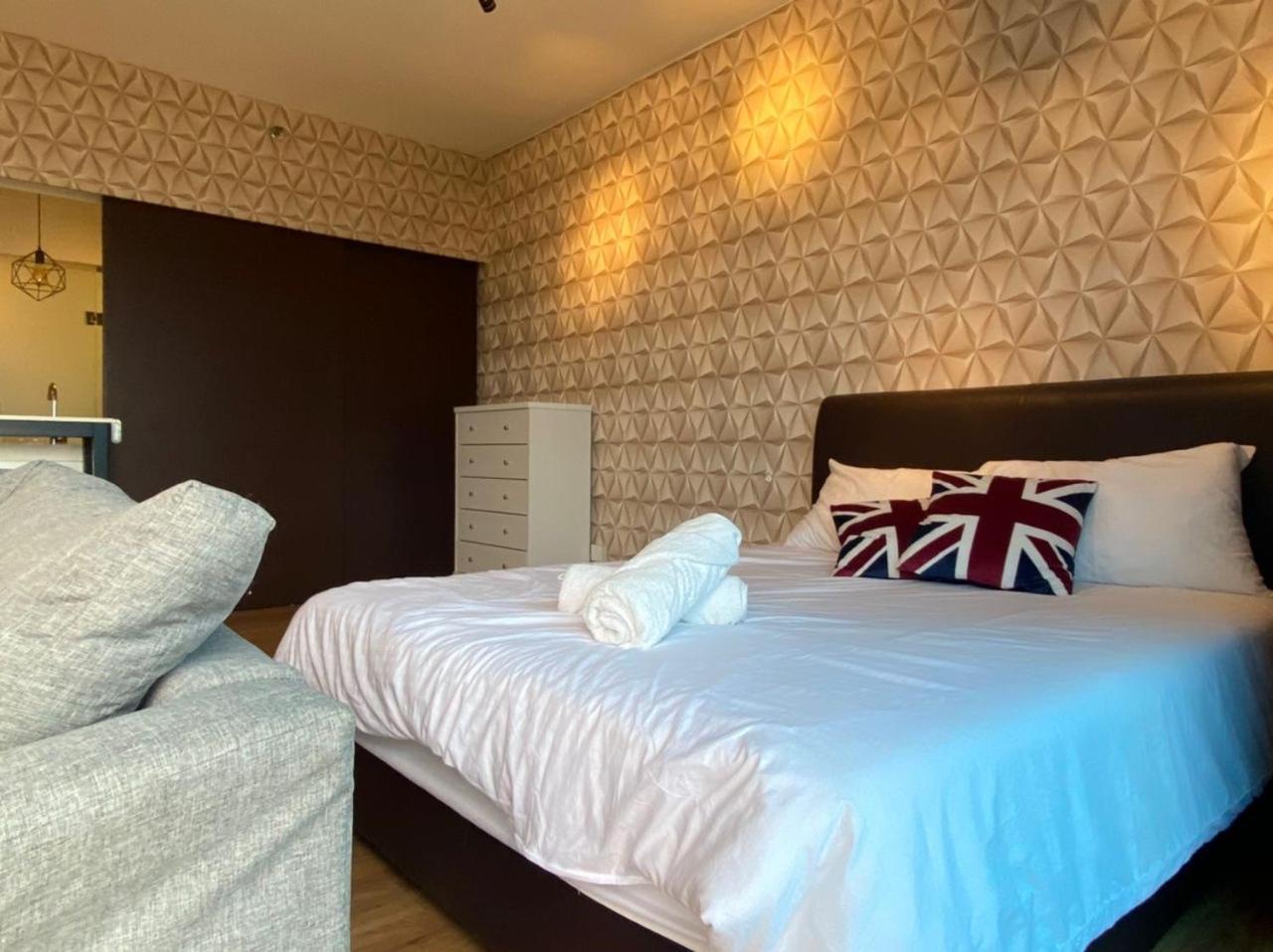 Zillion Cozy - Trefoil Setia Alam- Next to Setia City Mall & Convention Centre photo 2