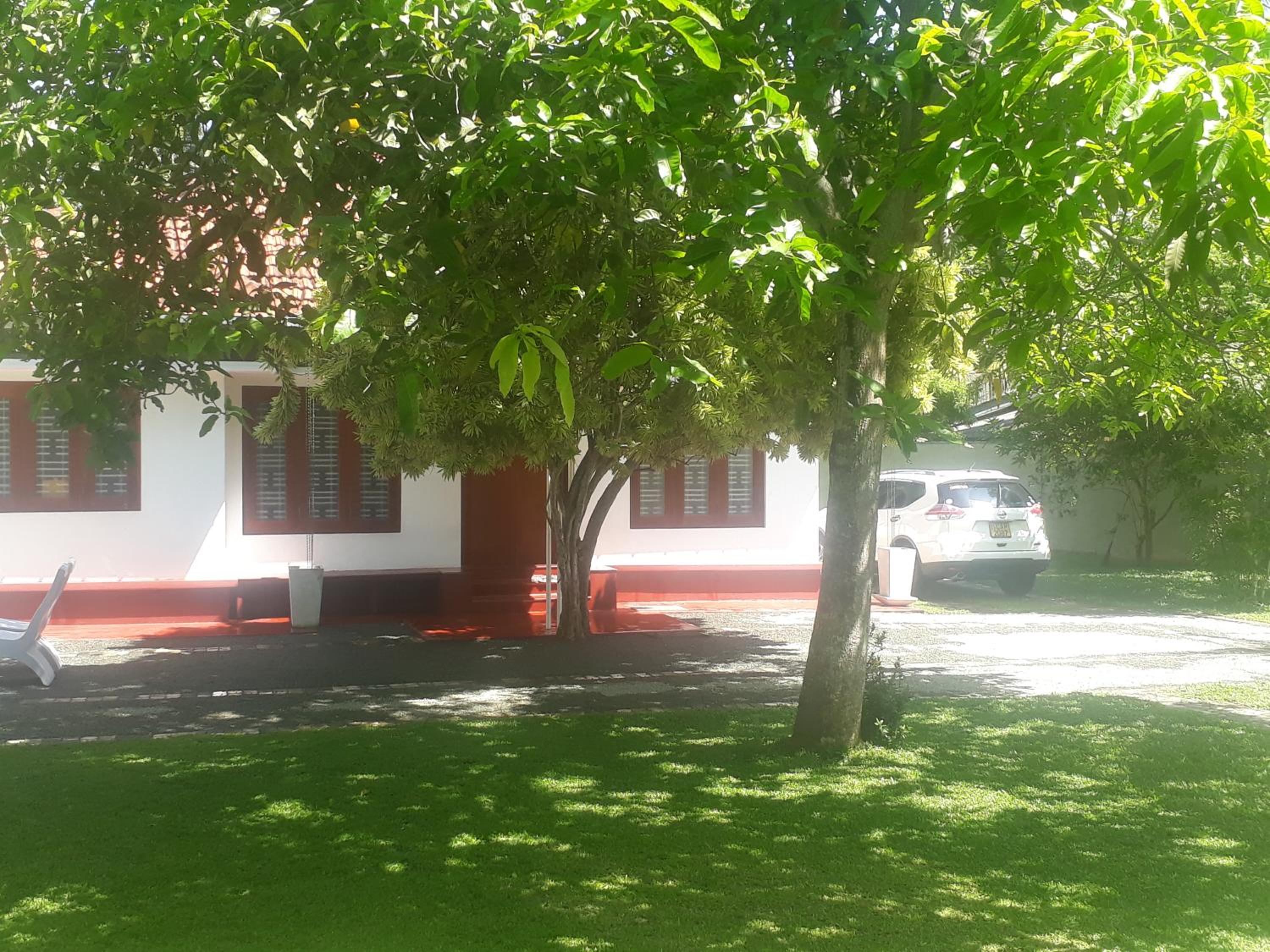 Villa Lagoonedge view 3