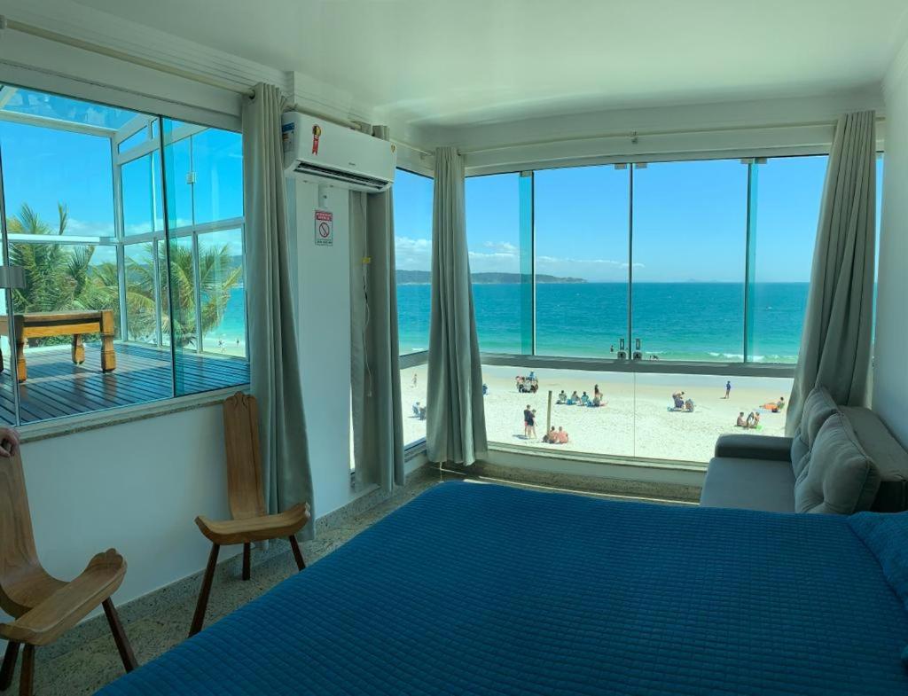 Triplex pé na areia