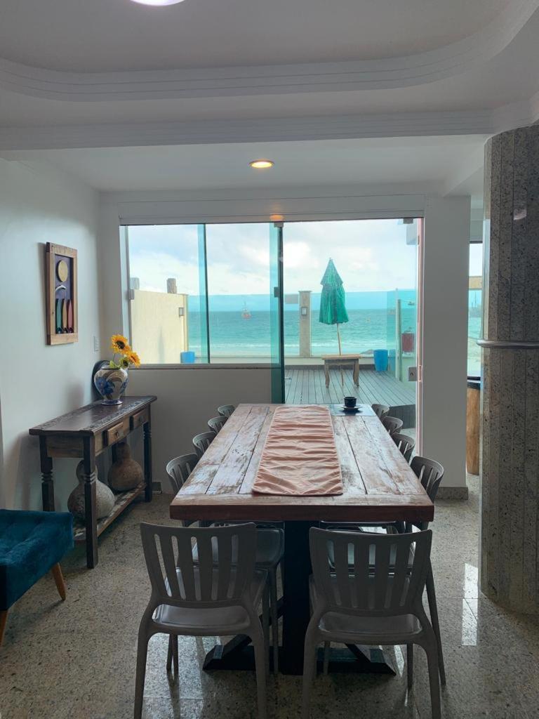 Triplex pé na areia
