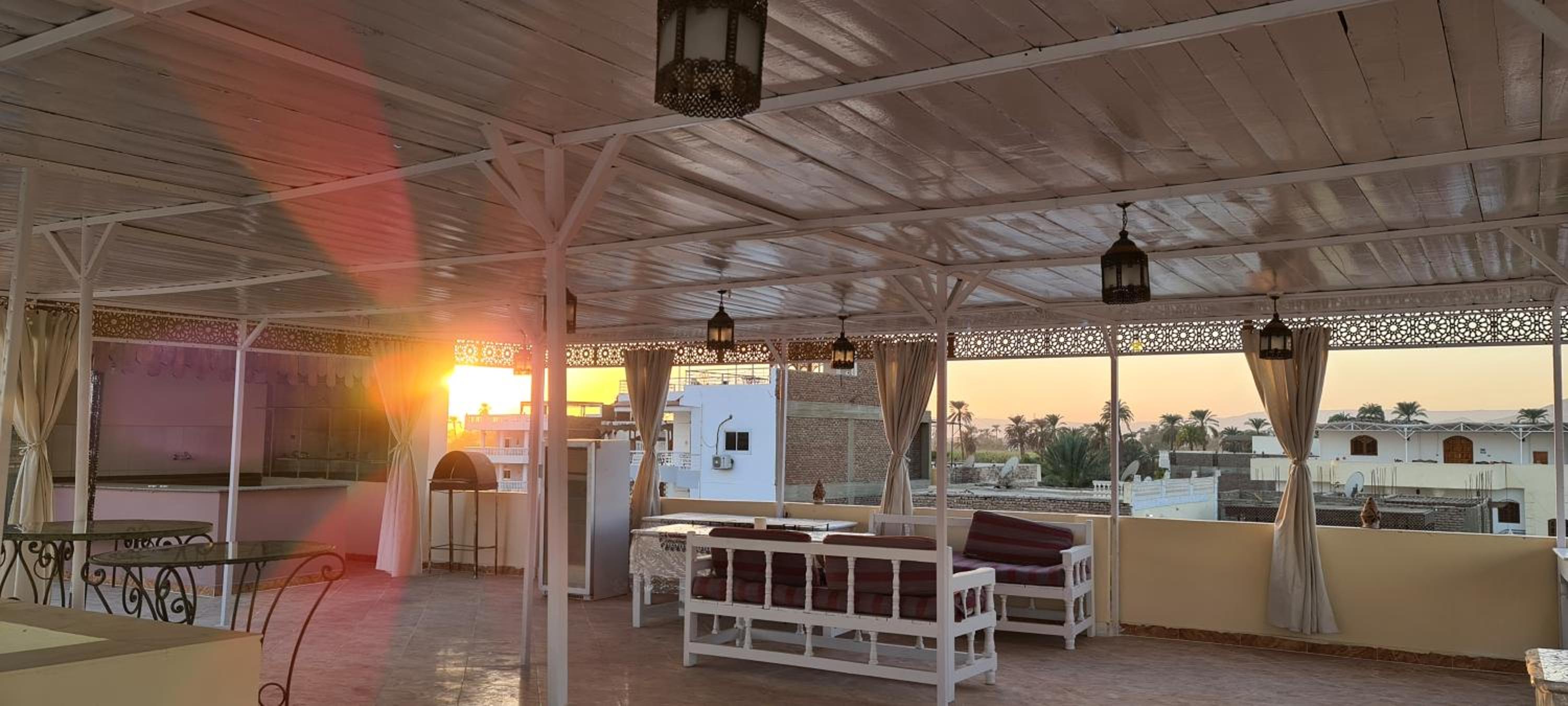Senmut Luxory Apartments