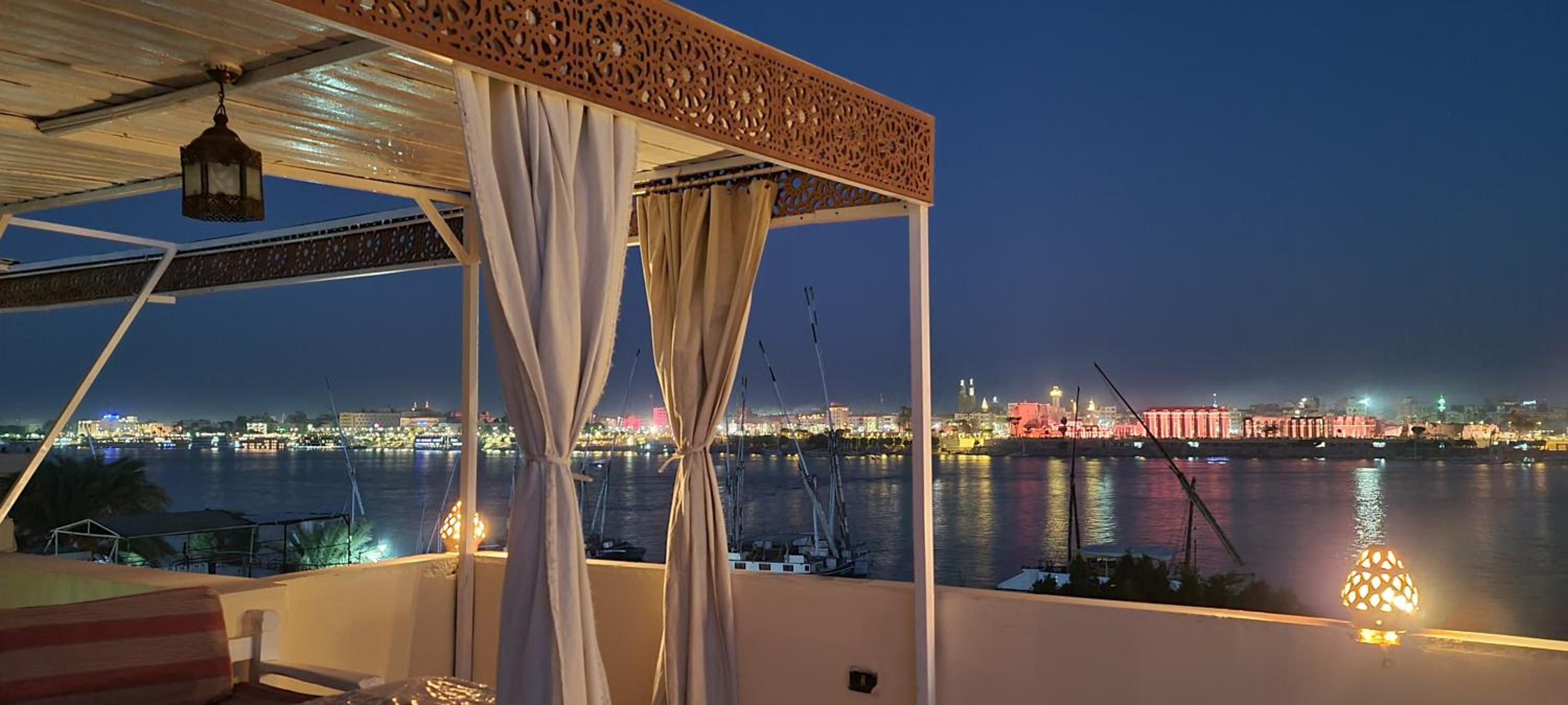 Senmut Luxory Apartments