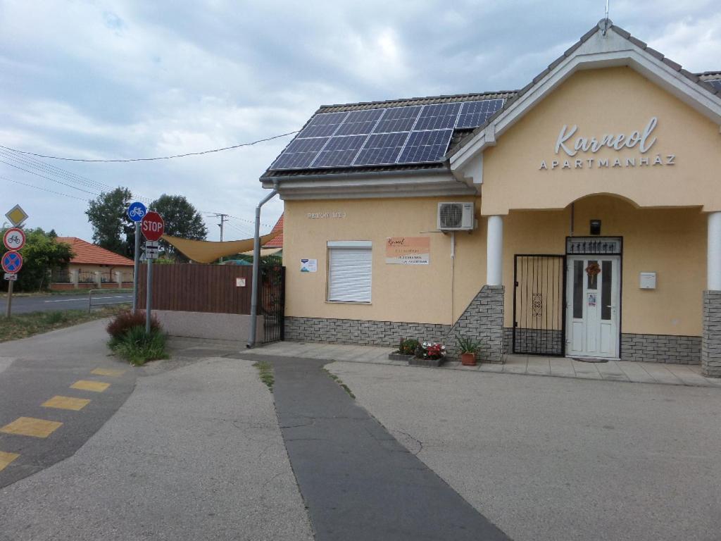 Photo 18