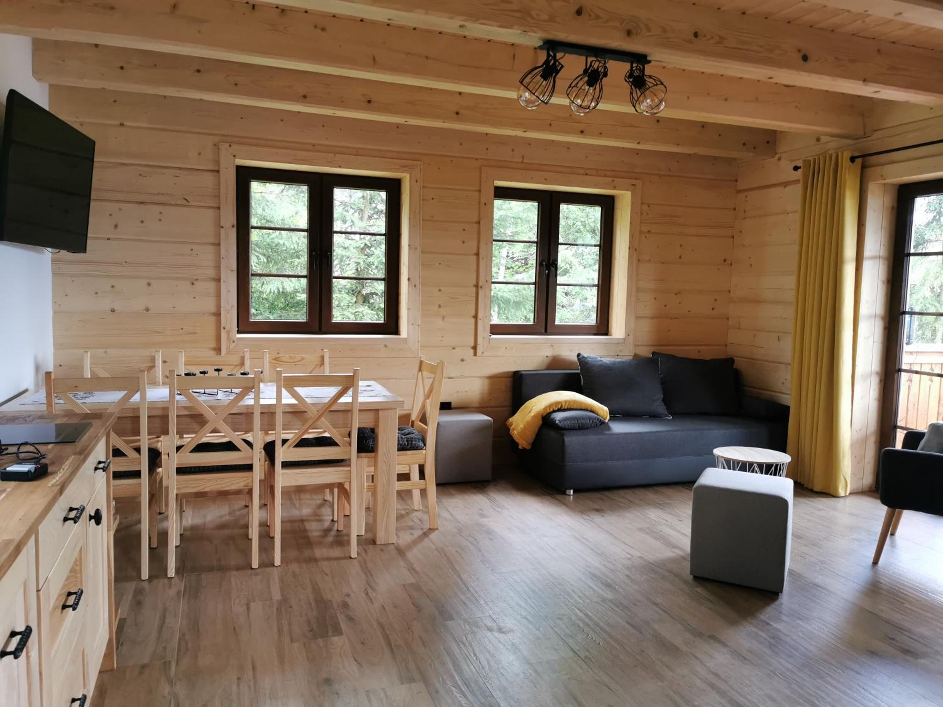 DOMEK POD CZEREMCHĄ view 4