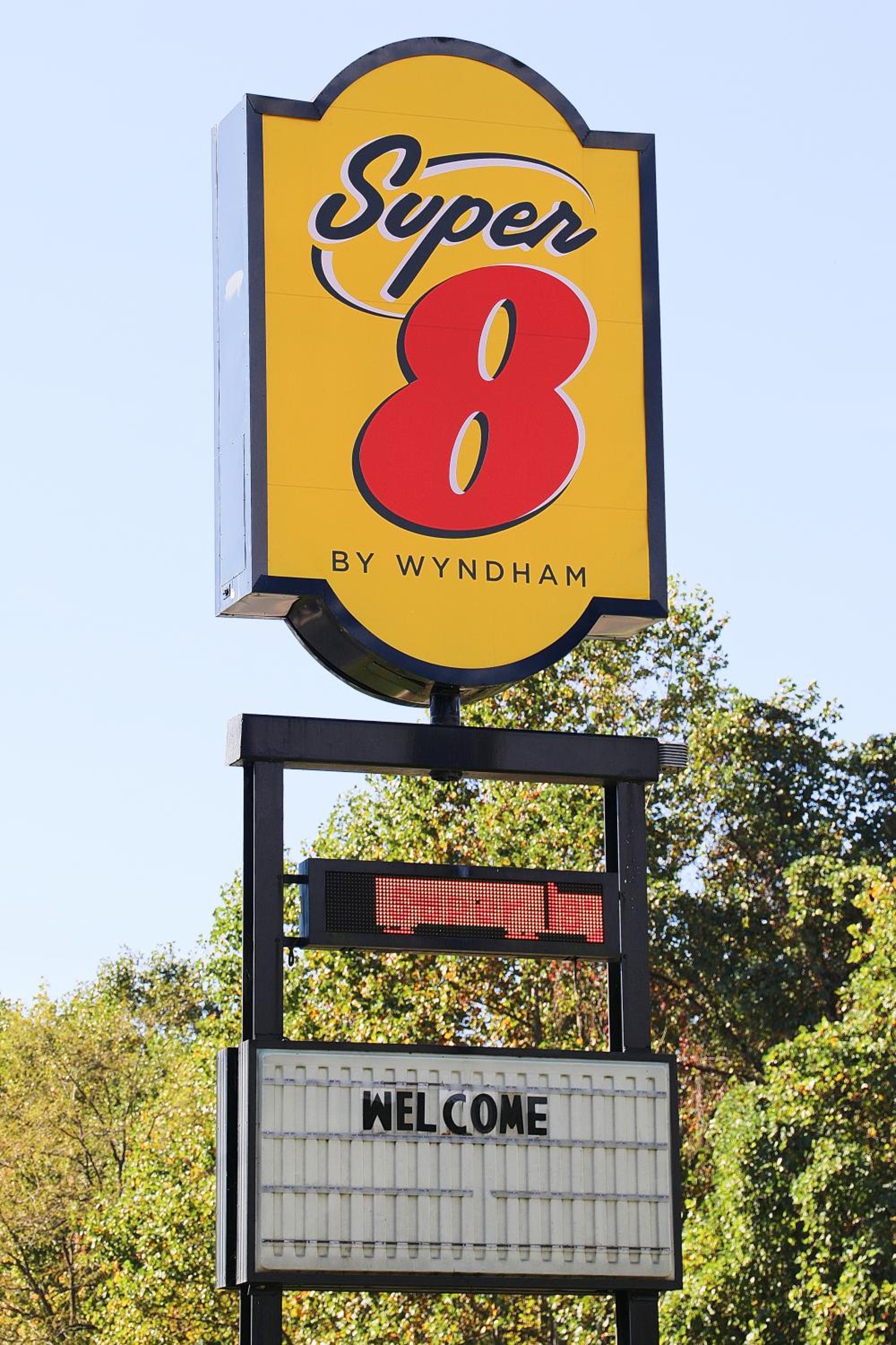 Marion Vacations - Super 8 by Wyndham Marion NC - Property Image 32
