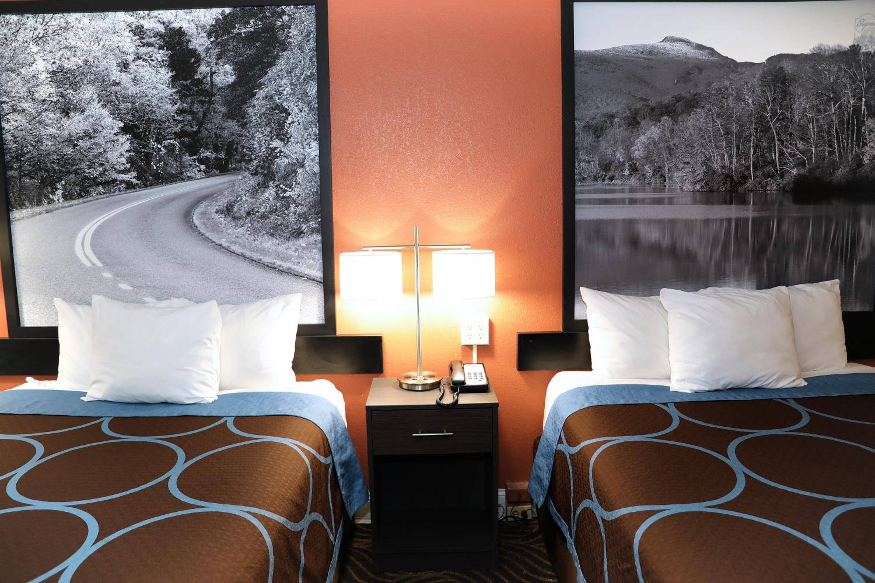 Marion Vacations - Super 8 by Wyndham Marion NC - Property Image 19