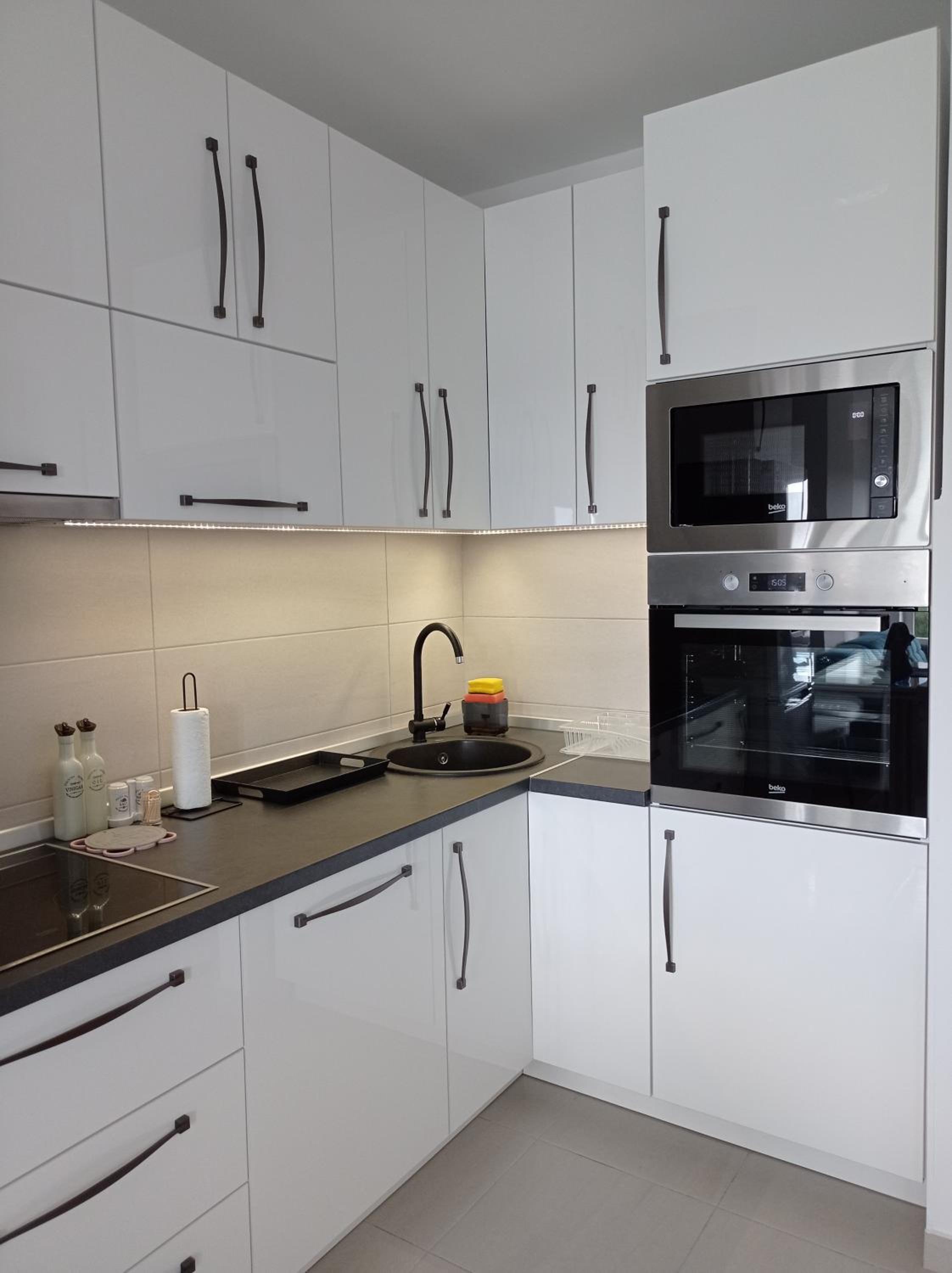 Apartment M & N