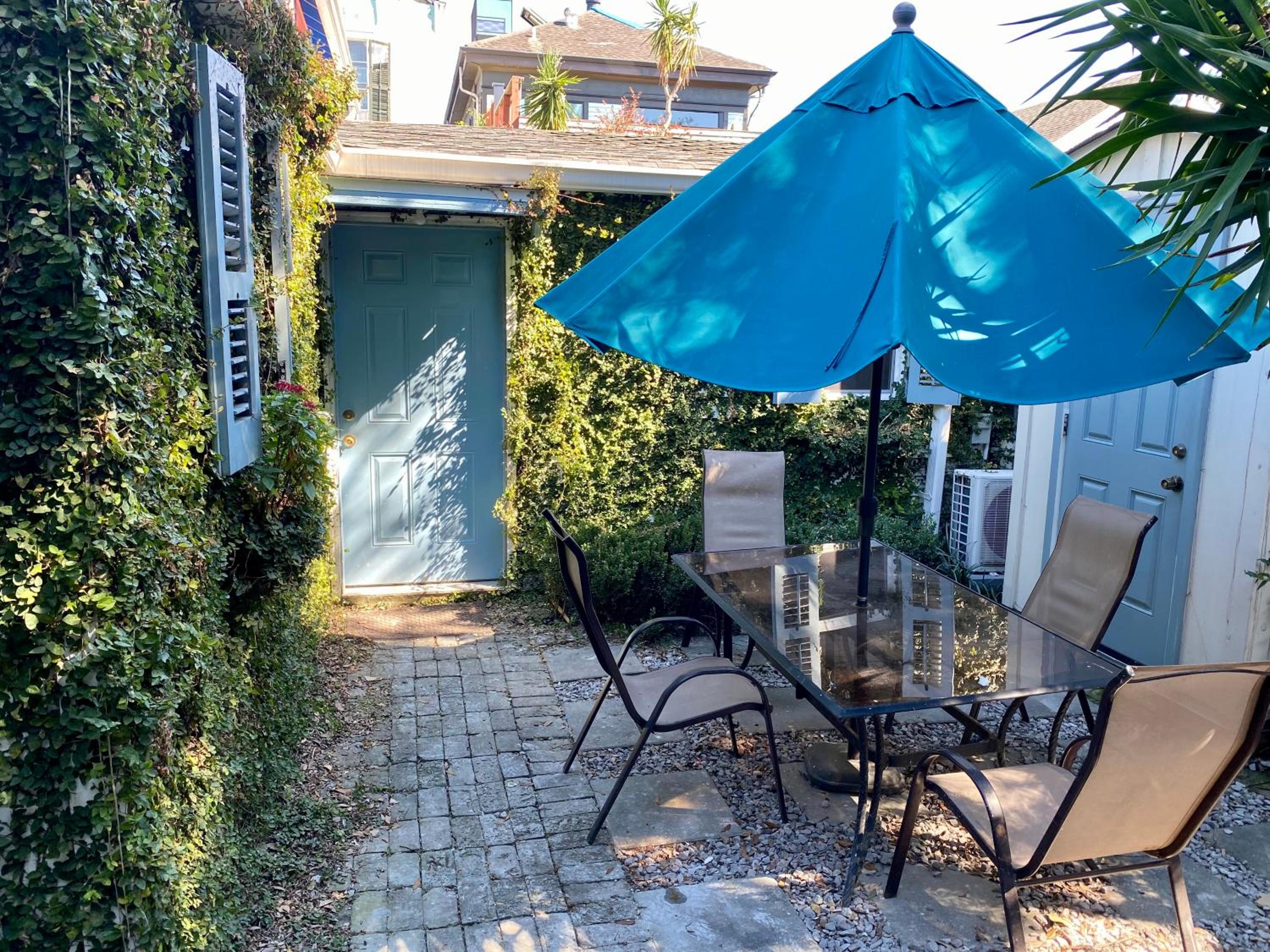 New Orleans Vacations - Antonine Apartment Upper Garden District - Property Image 1