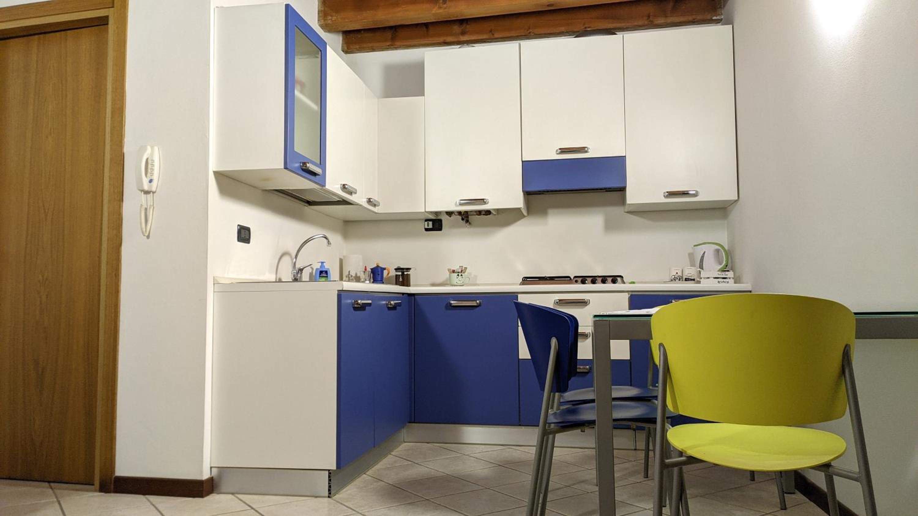 Ca' degli Sposi en Mantova — kitchen