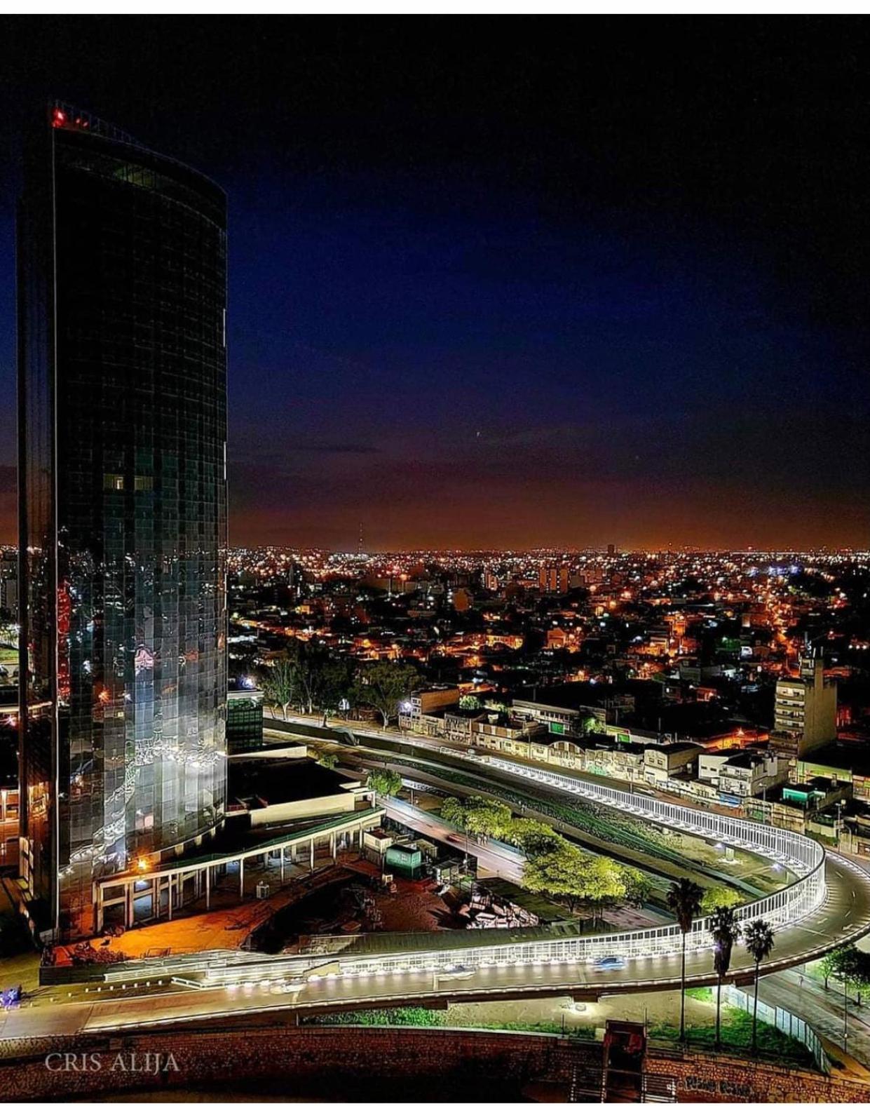 DEPARTAMENTO VIP PREMIUM EN EL CENTRO - Arte y Vistas panorámicas a toda la ciudad y el río