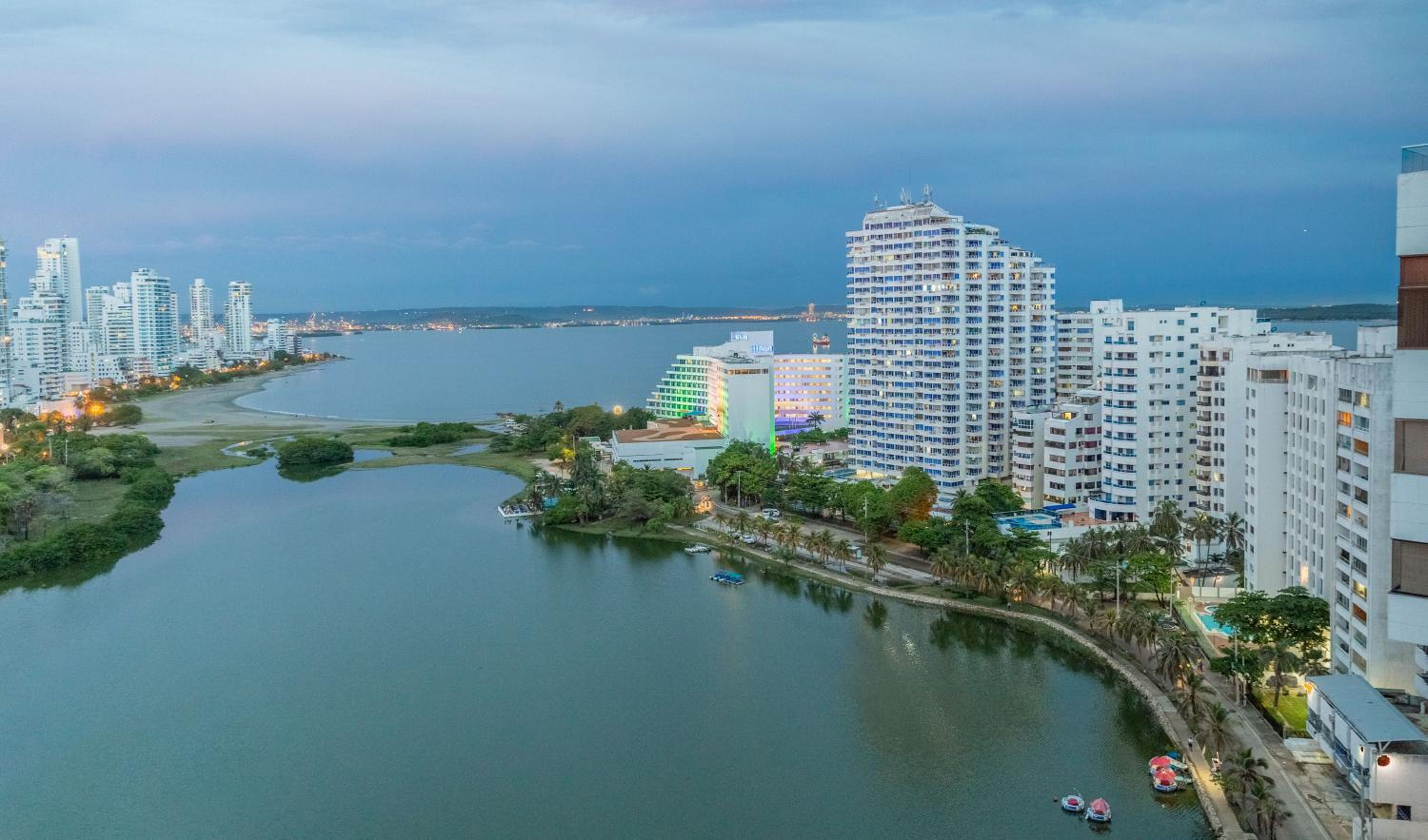 Hotel Apartamento Vista Mar 1604 - Image 1