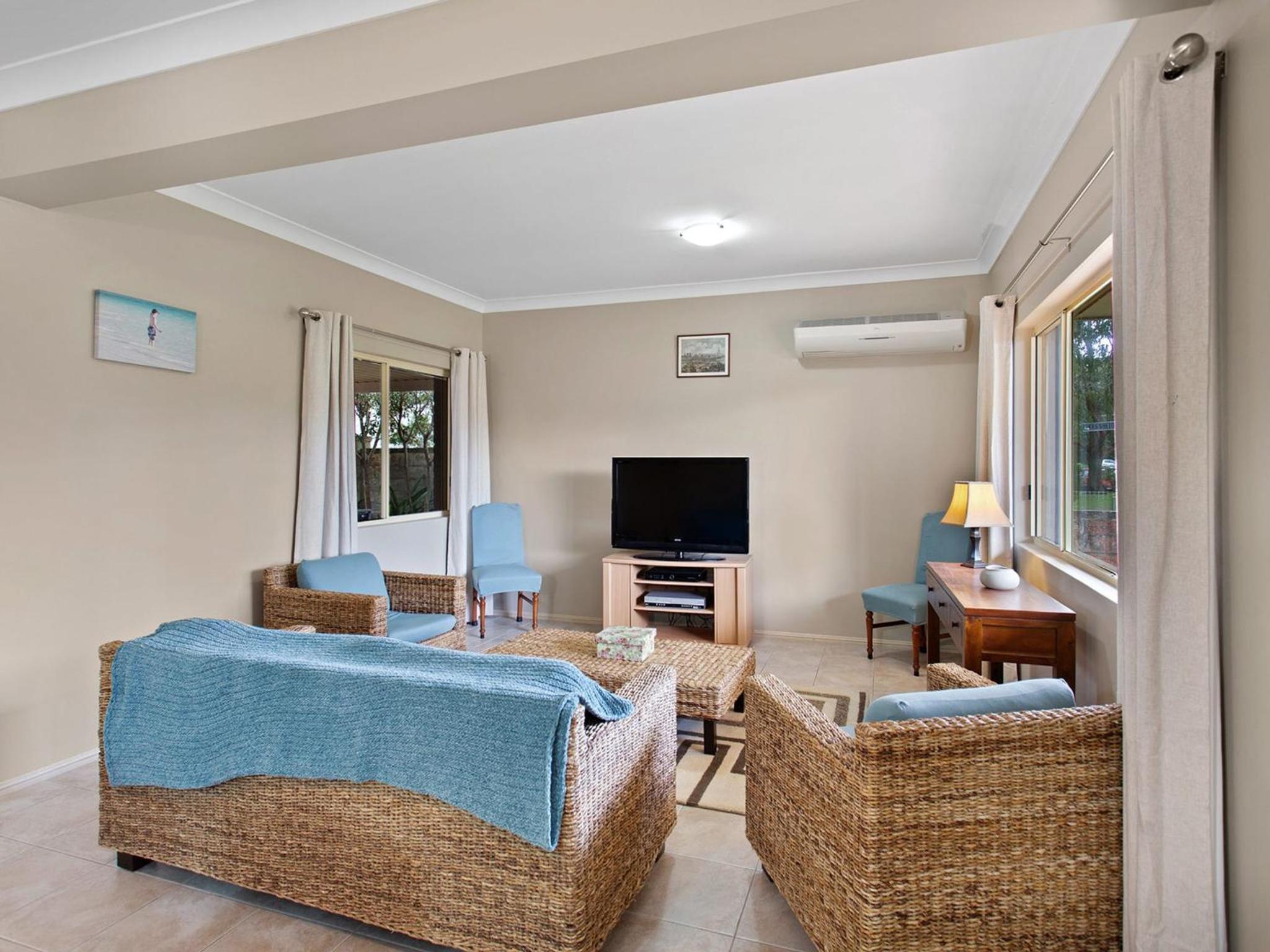 Ajax Avenue 6 view 3