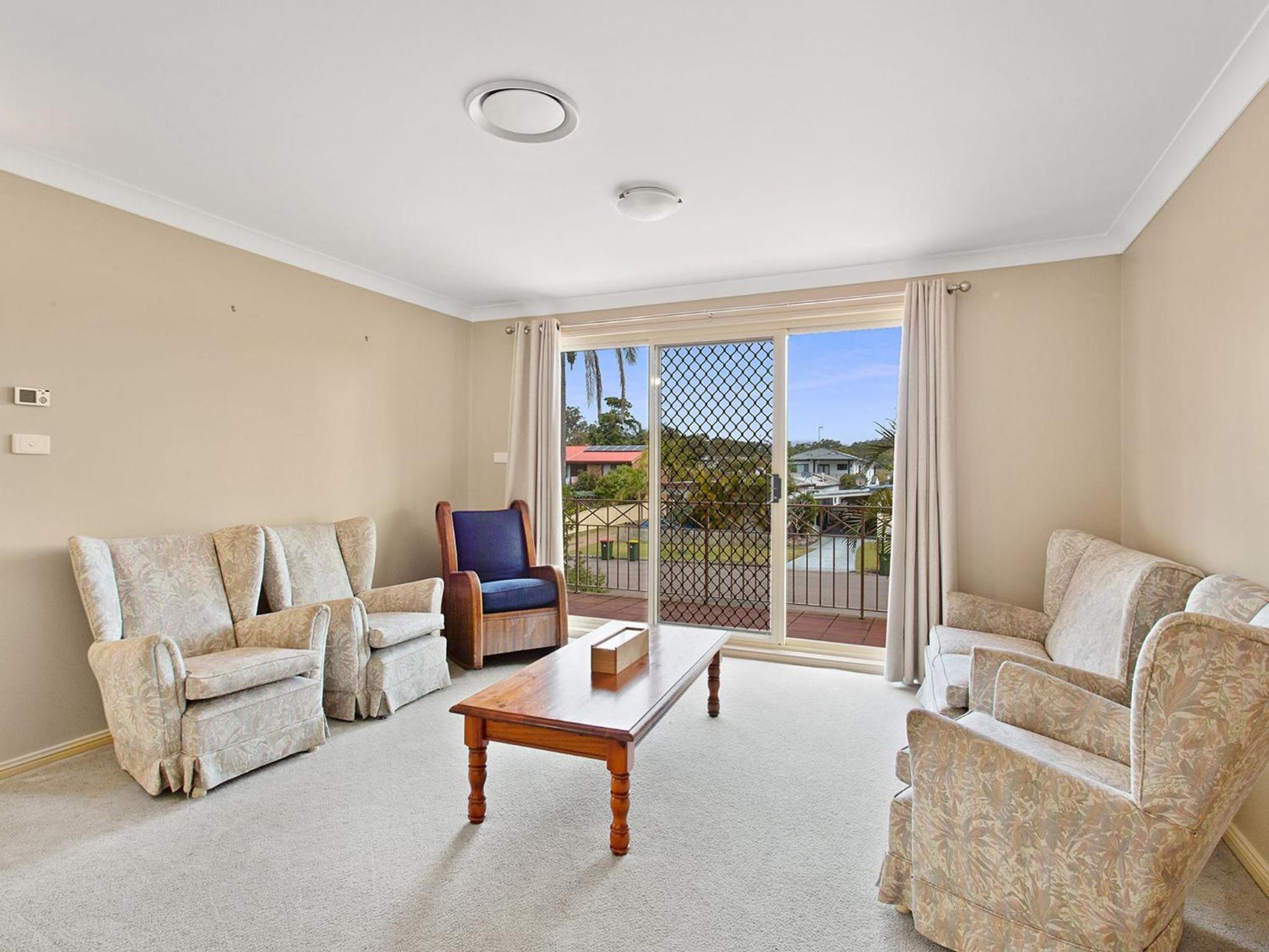 Ajax Avenue 6 view 4